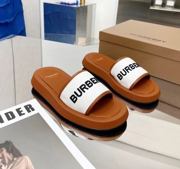 Burberry Slippers For Women Soft 3728