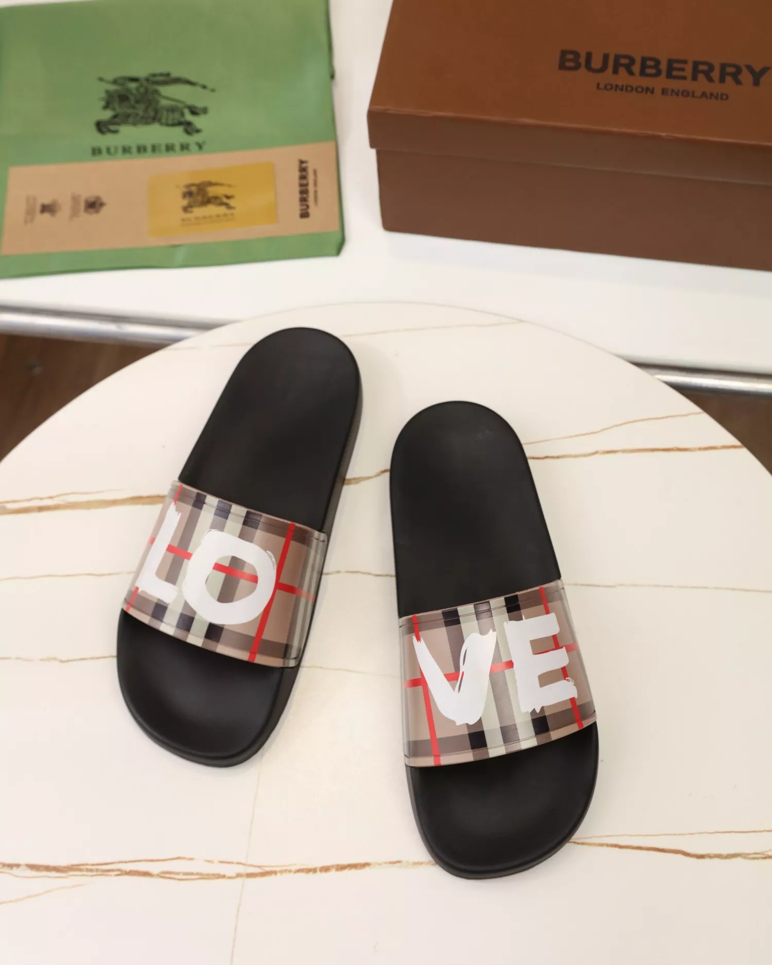 Burberry Slippers For Women SportInspired 2942