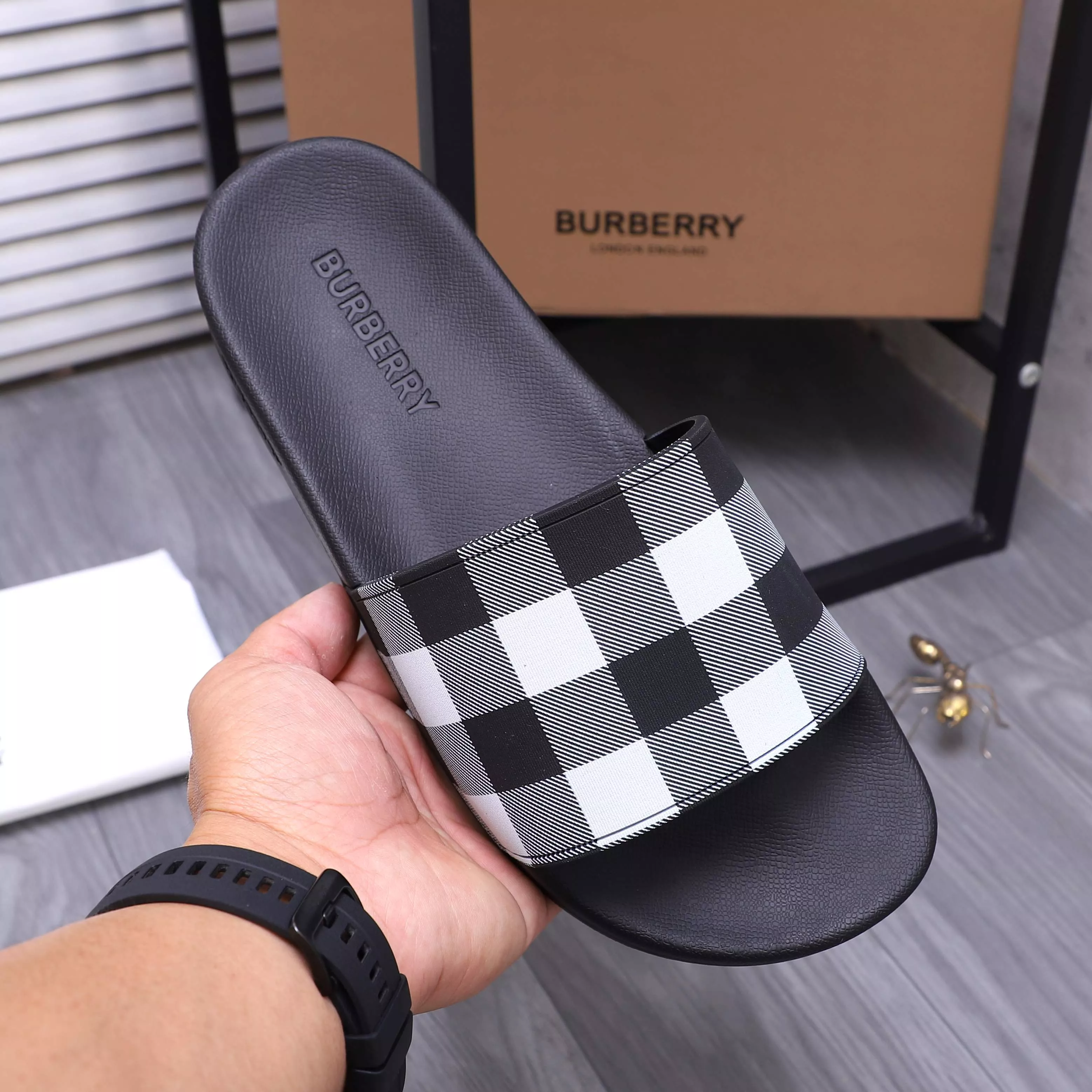 Burberry Slippers For Women WellDesigned 1344