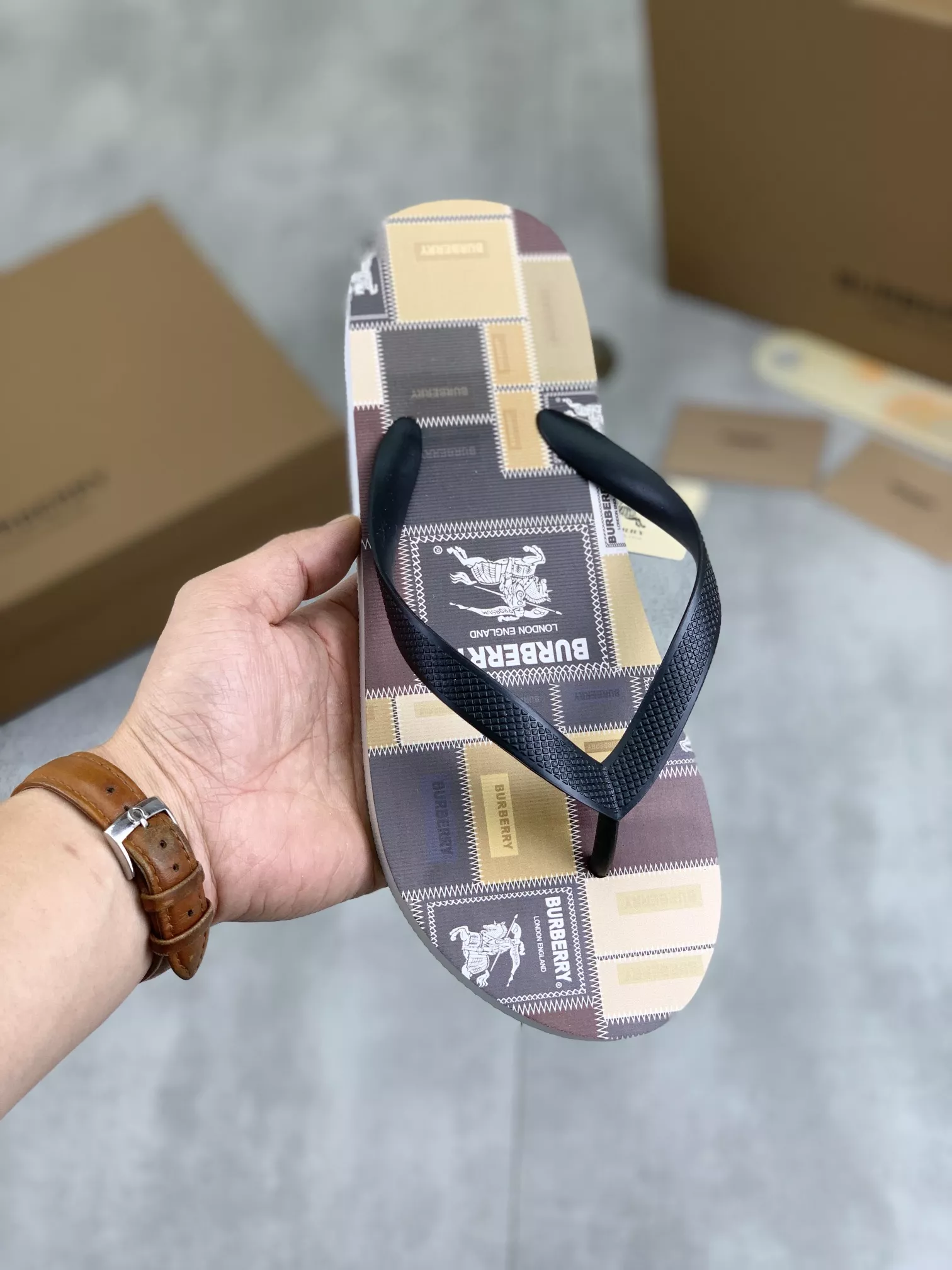 Burberry Slippers For Women WellDesigned 7481