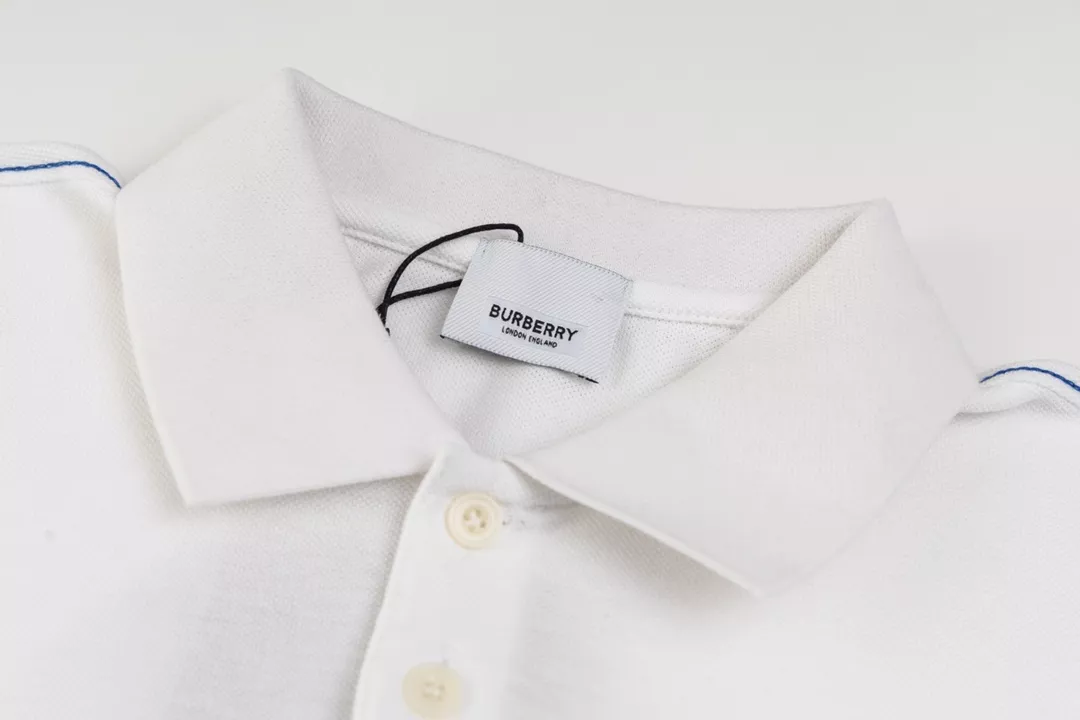 Burberry T-Shirts Short Sleeved For Men Compact 4147