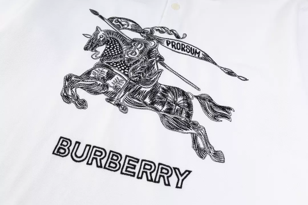 Burberry T-Shirts Short Sleeved For Men Compact 5852