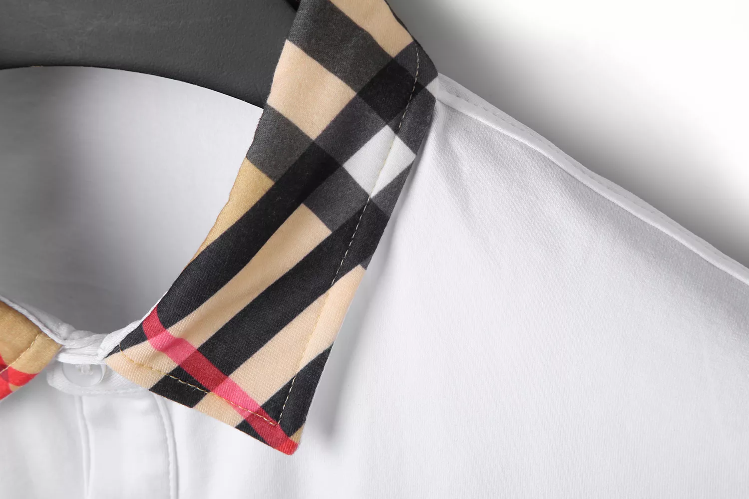 Burberry T-Shirts Short Sleeved For Men Durable 8214