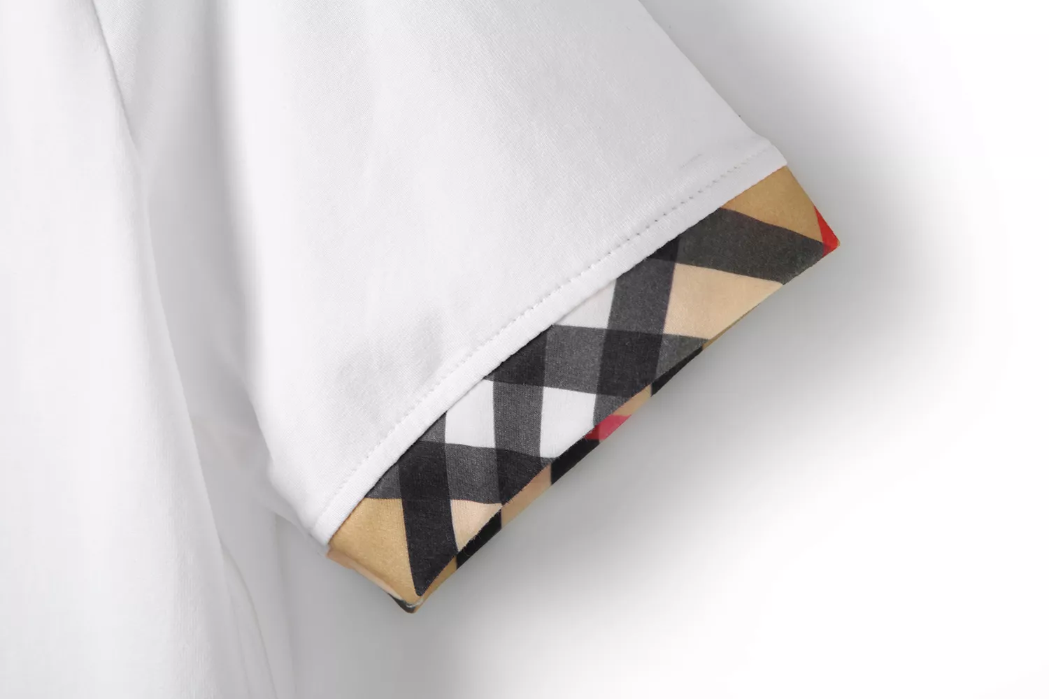 Burberry T-Shirts Short Sleeved For Men Durable 8214
