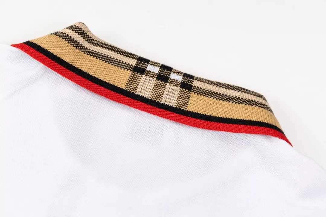 Burberry T-Shirts Short Sleeved For Men Sleek 3168