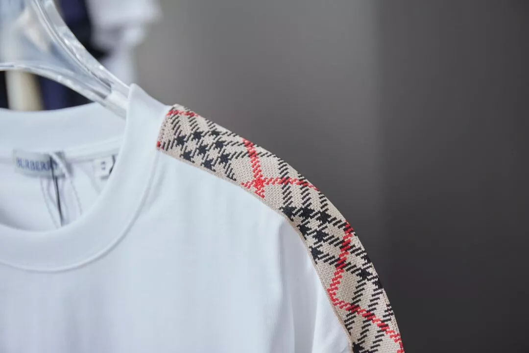 Burberry T-Shirts Short Sleeved For Unisex Bold 458