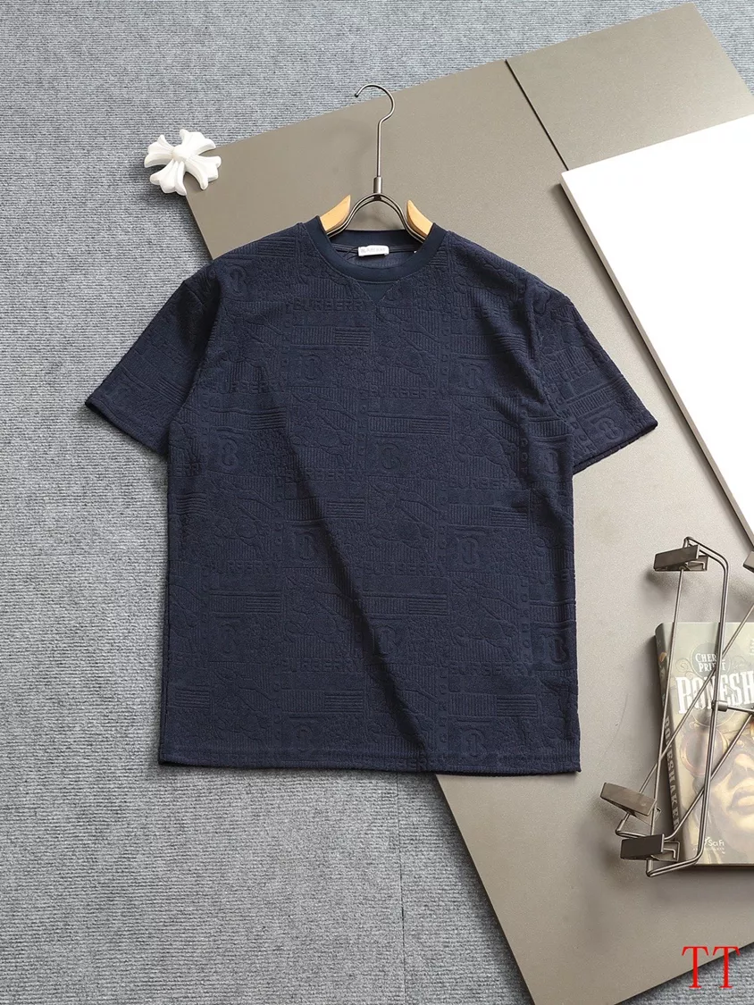 Burberry T-Shirts Short Sleeved For Unisex Modern 110