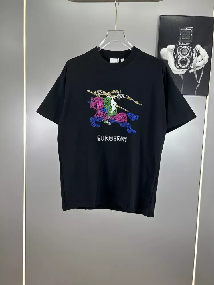 Burberry T-Shirts Short Sleeved For Unisex Sophisticated 6115