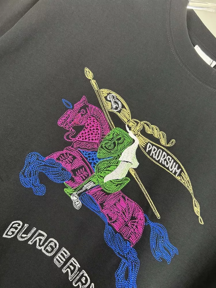 Burberry T-Shirts Short Sleeved For Unisex Sophisticated 6115