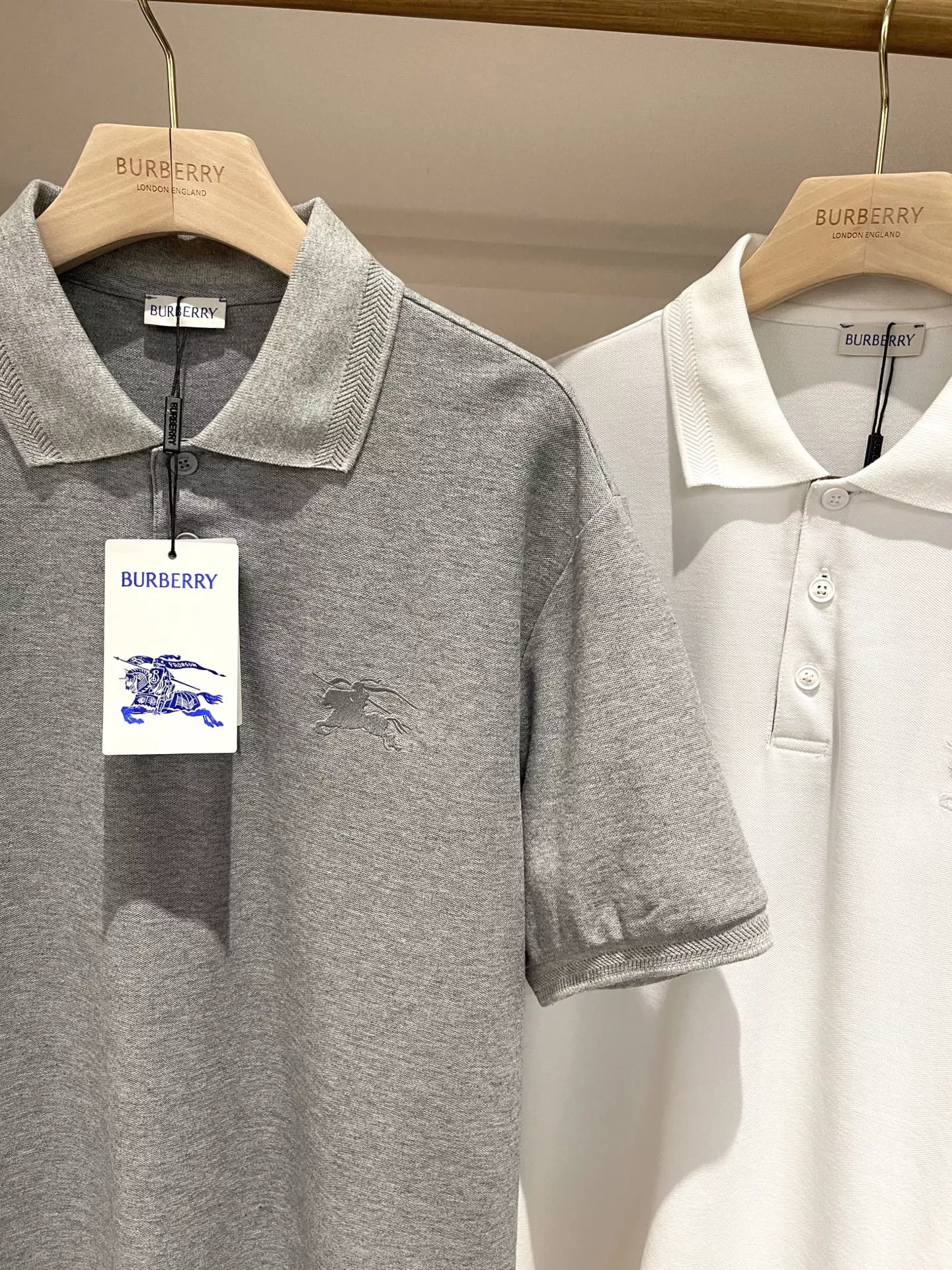 Burberry T-Shirts Short Sleeved For Unisex Sophisticated 7924