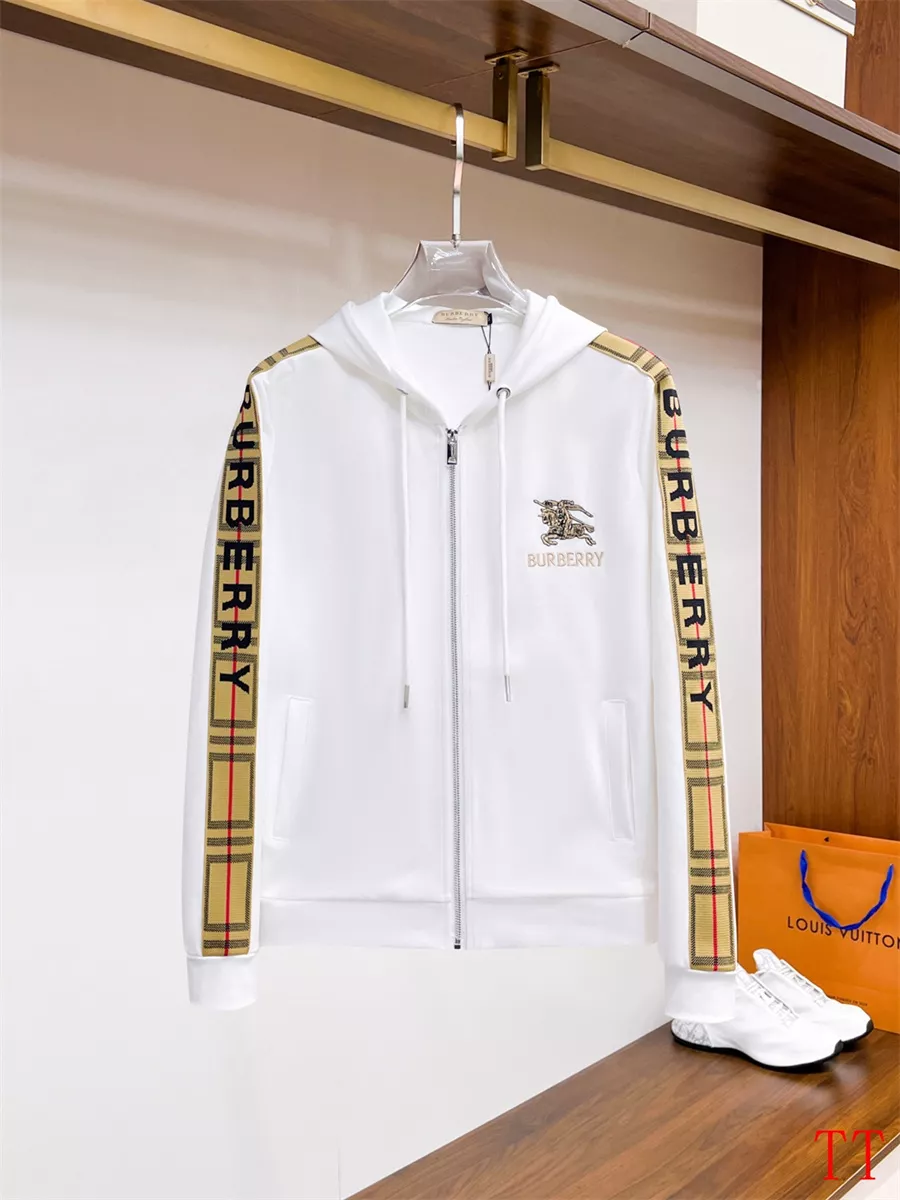 Burberry Tracksuits Long Sleeved For Men Lightweight 3851
