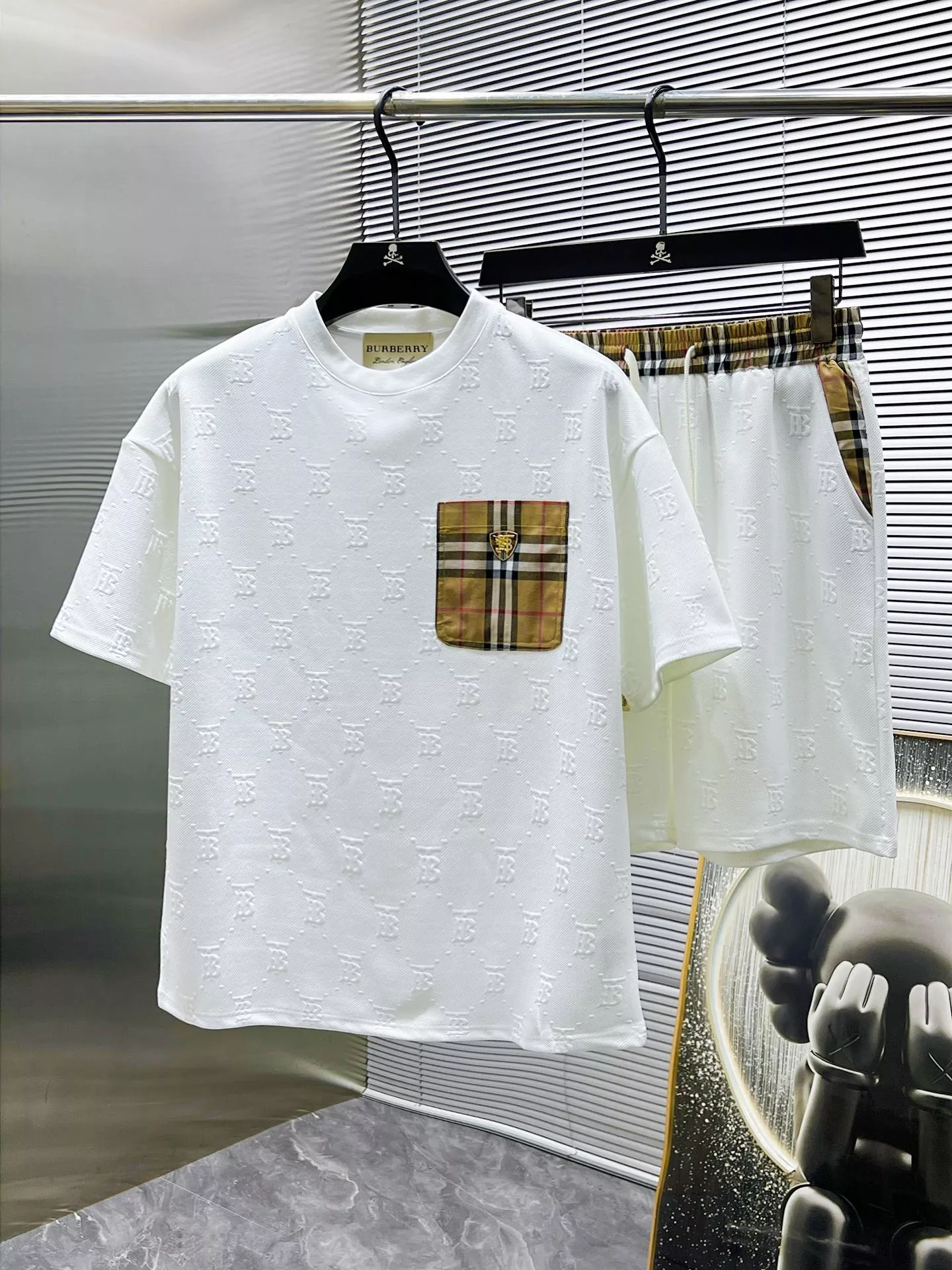 Burberry Tracksuits Short Sleeved For Men Durable 6200