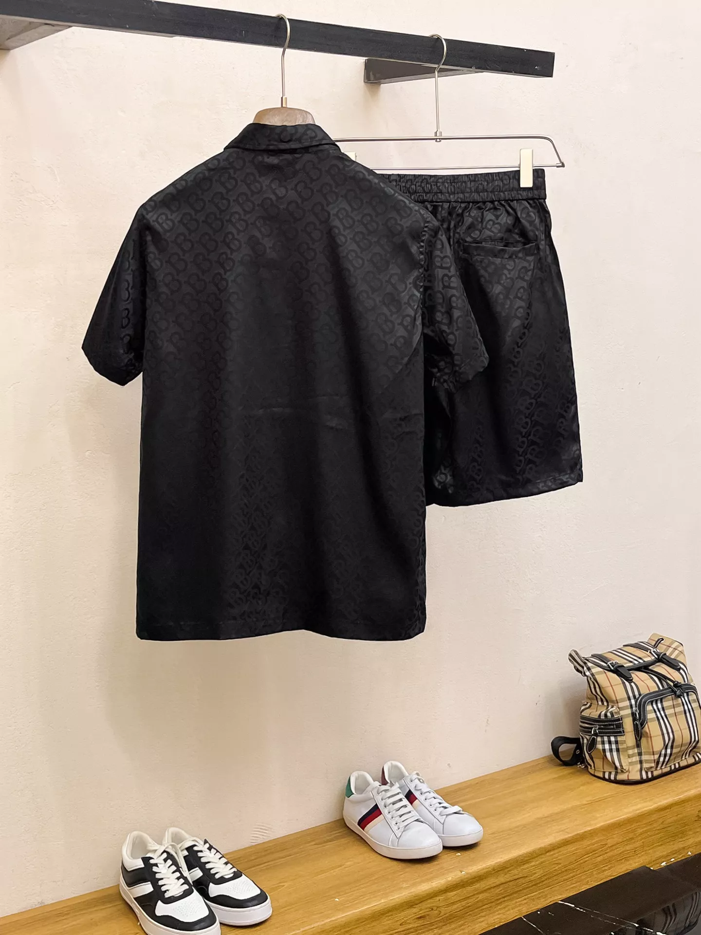 Burberry Tracksuits Short Sleeved For Men Efficient 5075