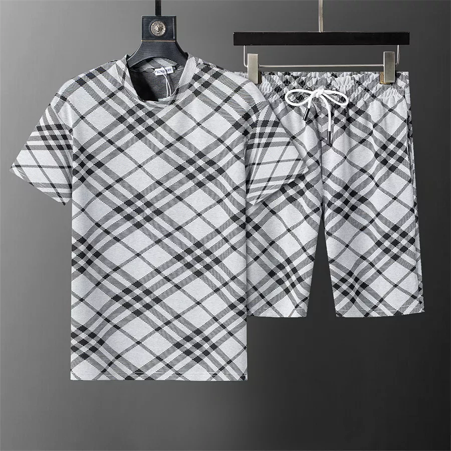 Burberry Tracksuits Short Sleeved For Men GoodFit 6685
