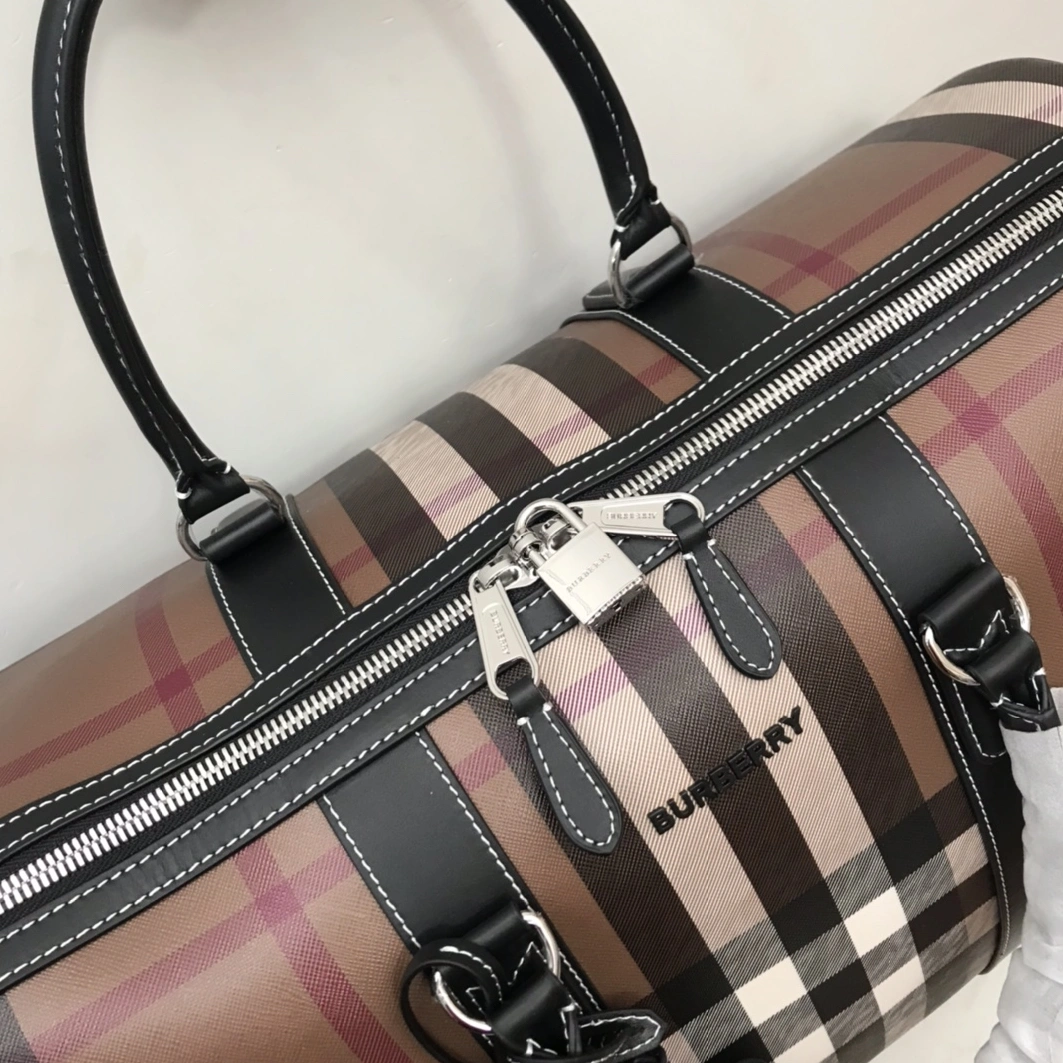 Burberry Travel Bags Minimalist 4878