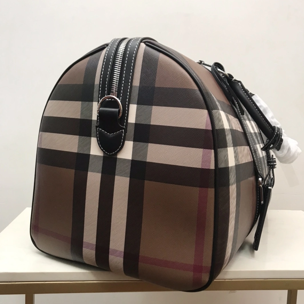 Burberry Travel Bags Minimalist 4878
