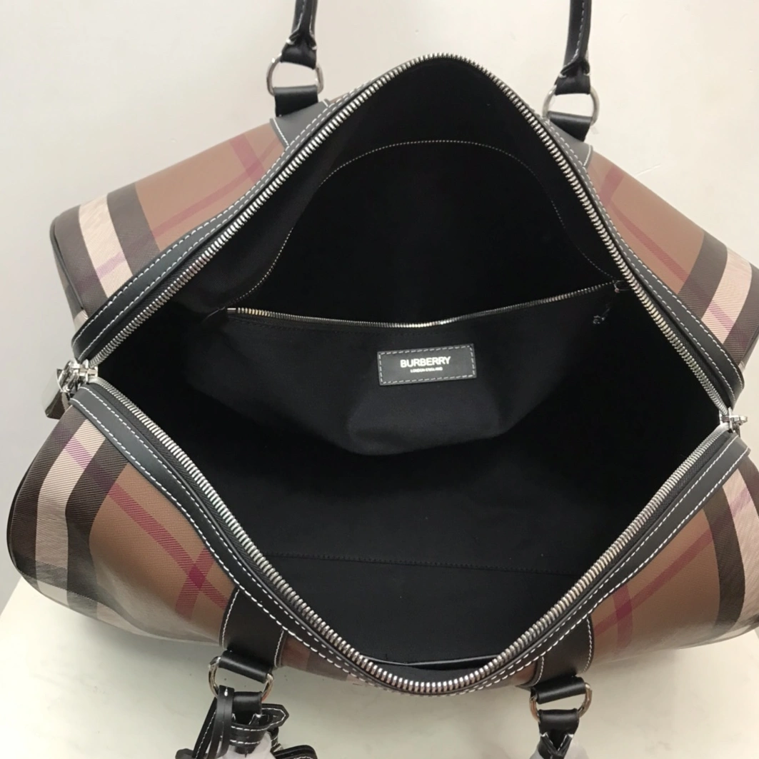 Burberry Travel Bags Minimalist 4878