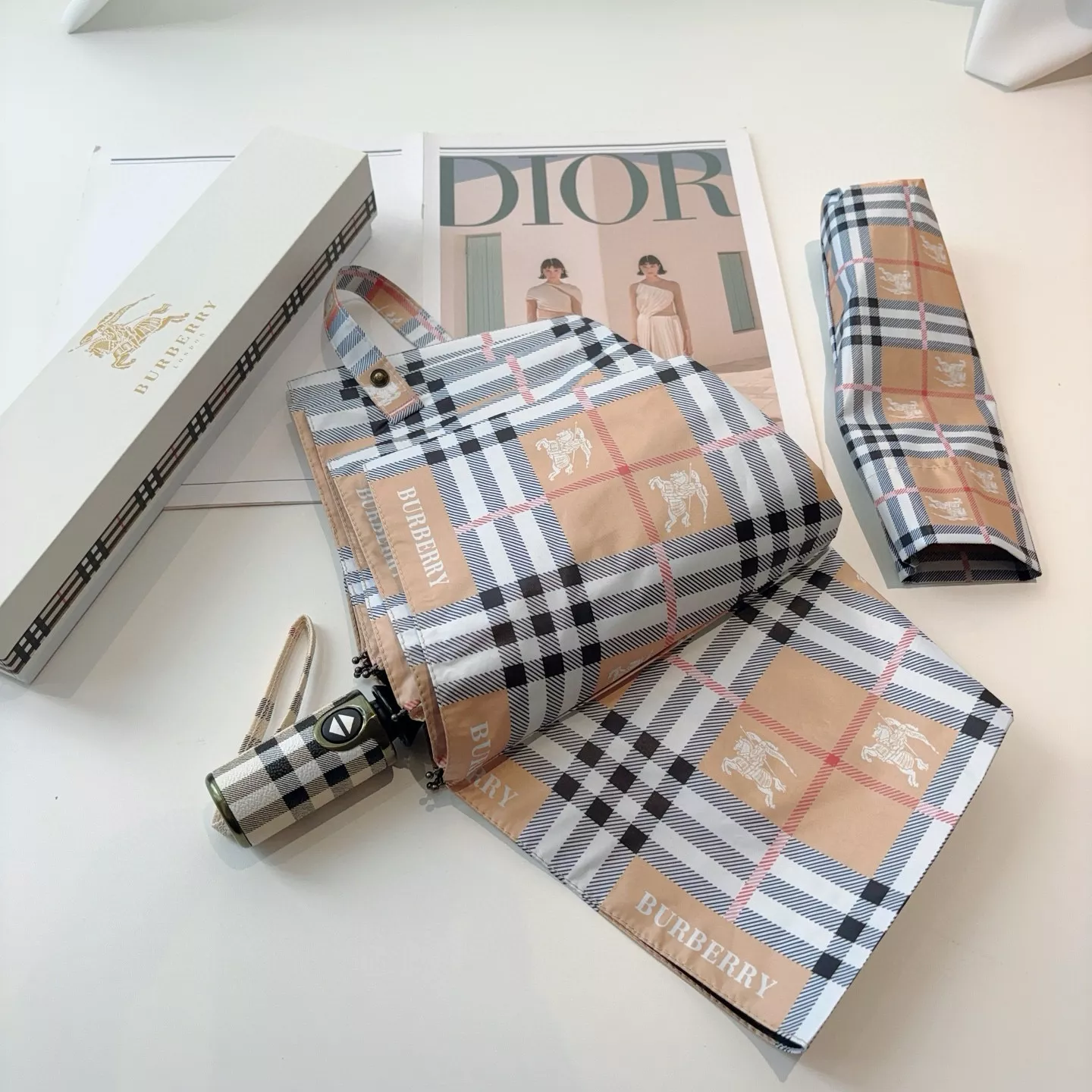 Burberry Umbrellas Bold 223
