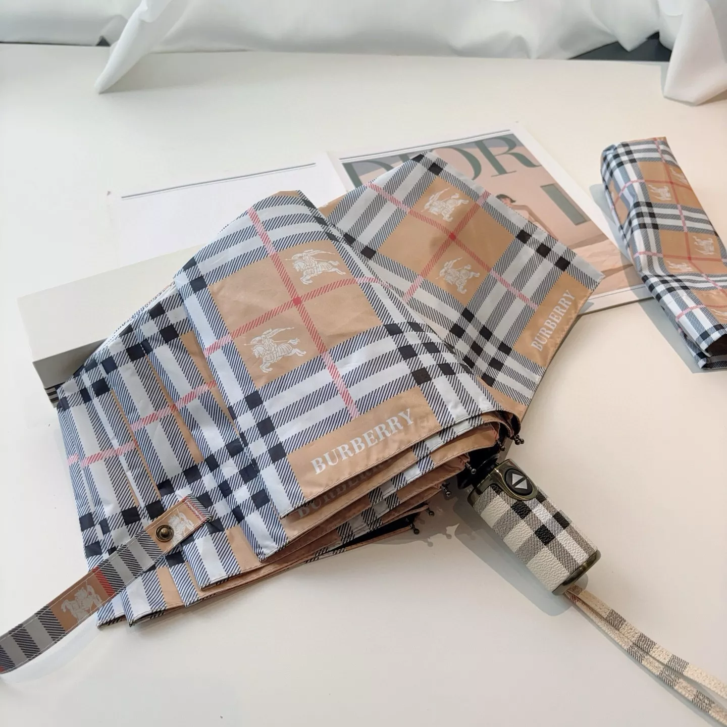 Burberry Umbrellas Bold 223