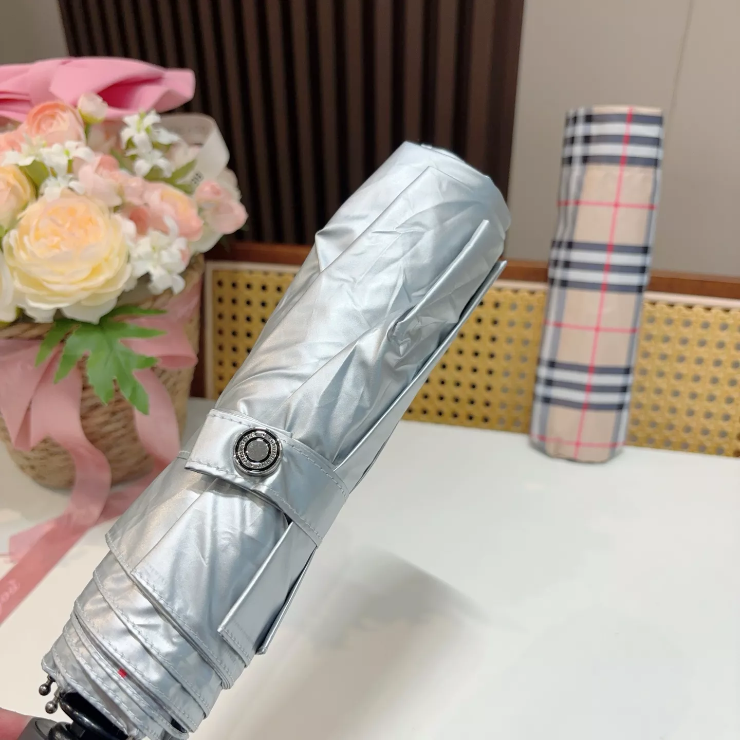 Burberry Umbrellas Sleek 2334