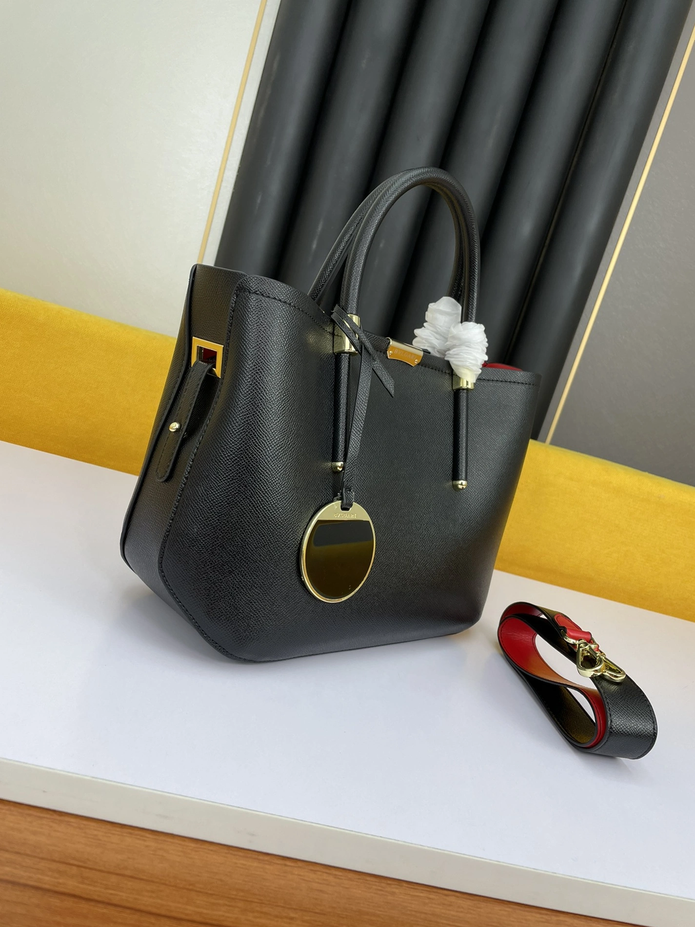 Bvlgari AAA Quality Handbags For Women Stylish 1936