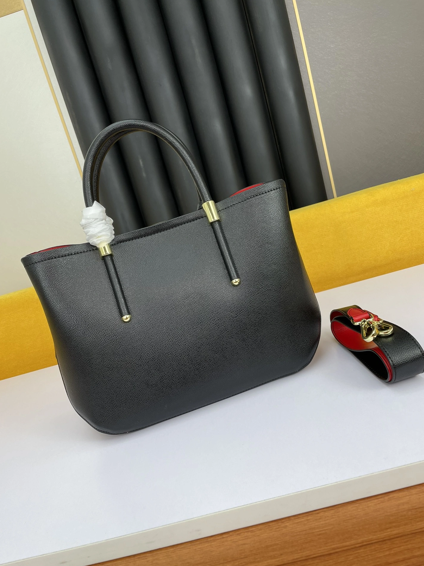 Bvlgari AAA Quality Handbags For Women Stylish 1936
