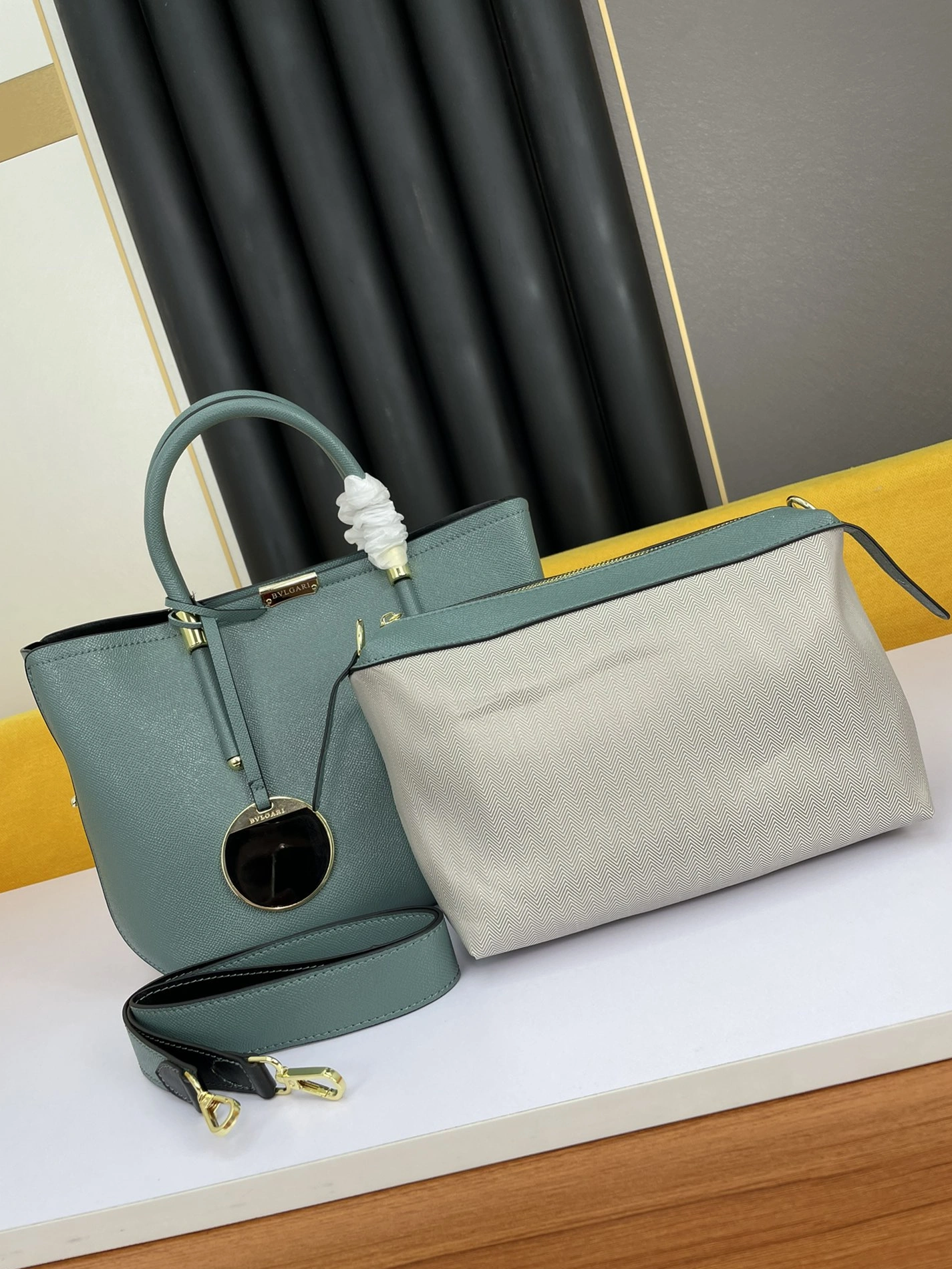 Bvlgari AAA Quality Handbags For Women Versatile 7569