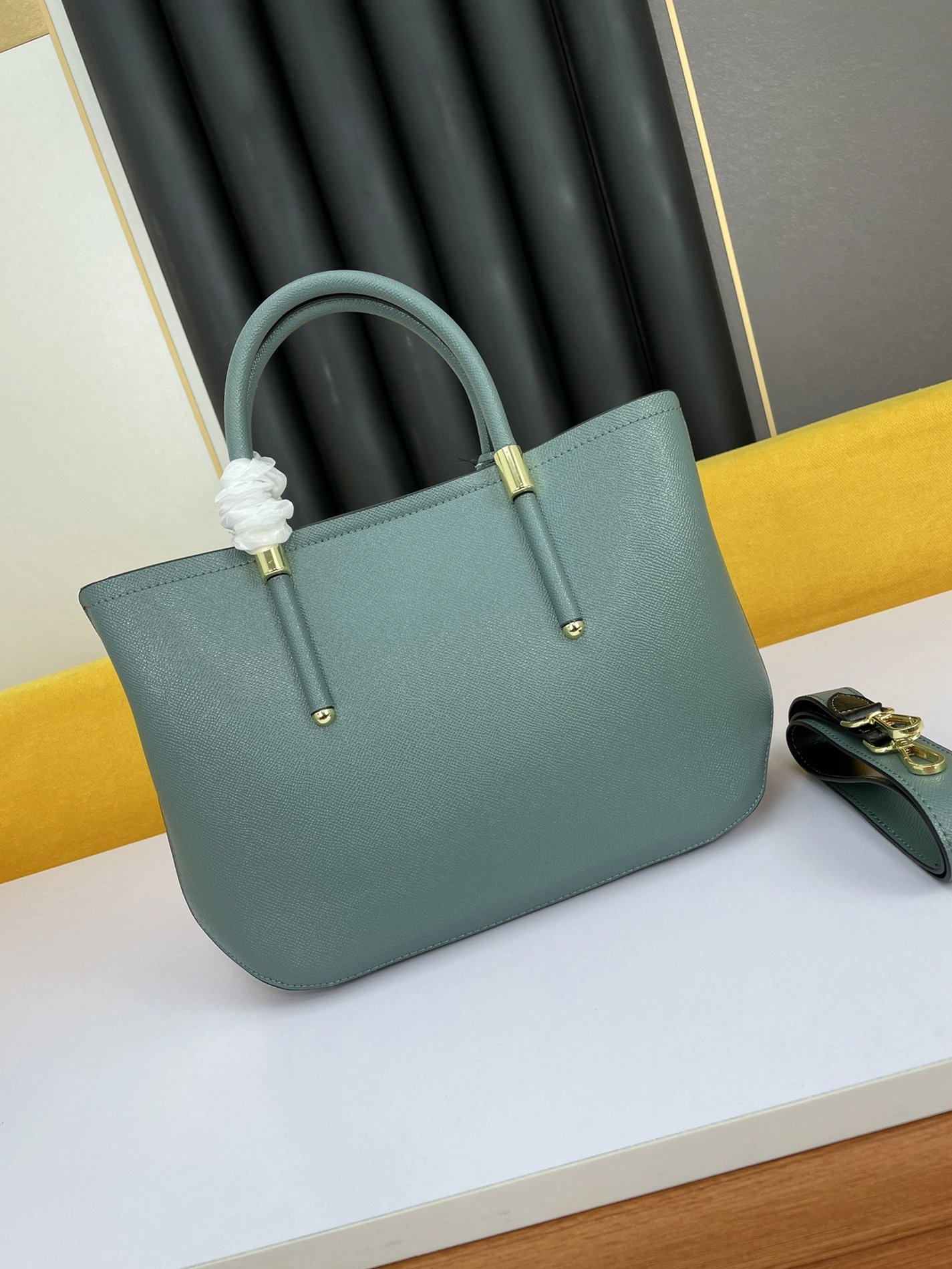 Bvlgari AAA Quality Handbags For Women Versatile 7569