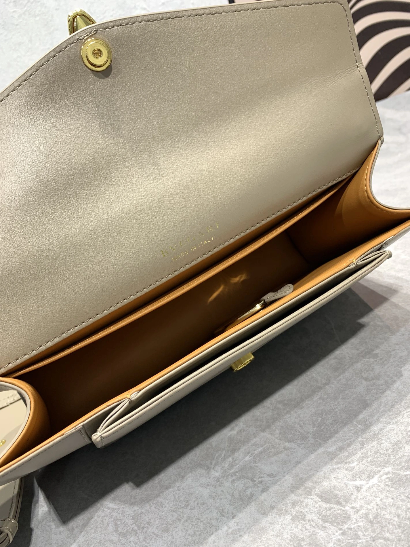 Bvlgari AAA Quality Messenger Bags For Women Bold 9115