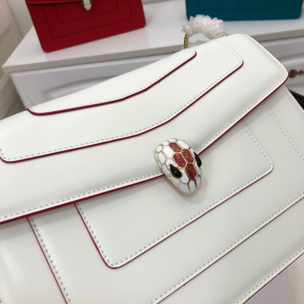 Bvlgari AAA Quality Messenger Bags For Women Durable 8887
