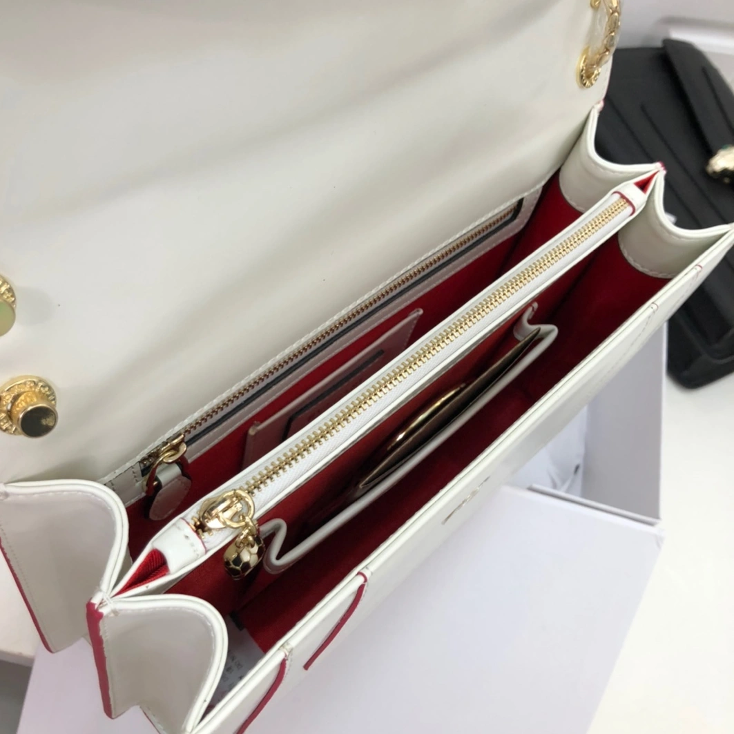 Bvlgari AAA Quality Messenger Bags For Women Durable 8887