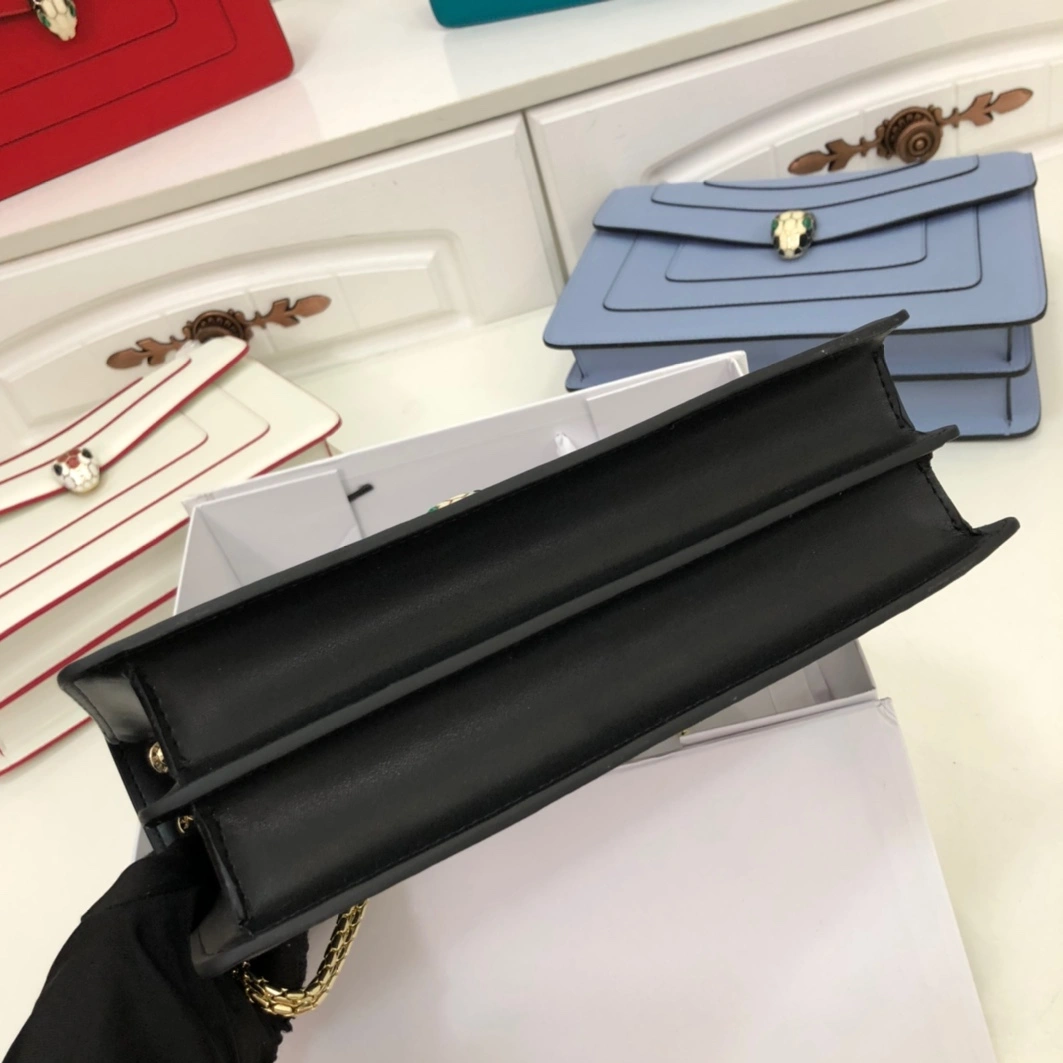 Bvlgari AAA Quality Messenger Bags For Women Elegant 9179