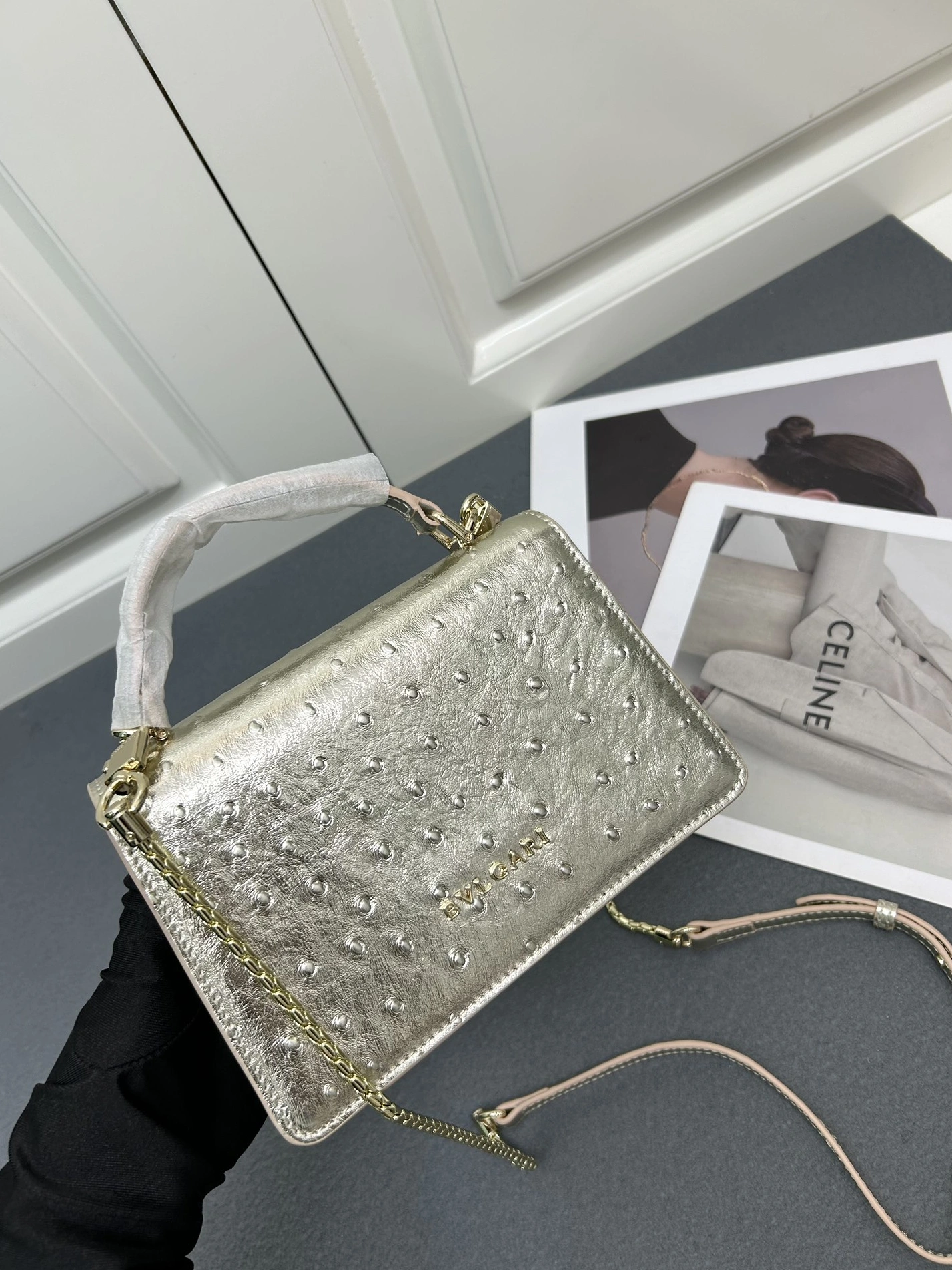 Bvlgari AAA Quality Messenger Bags For Women Flexible 3828