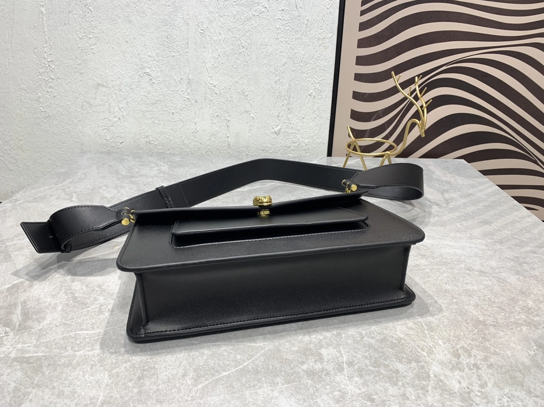 Bvlgari AAA Quality Messenger Bags For Women GoAnywhere 8371
