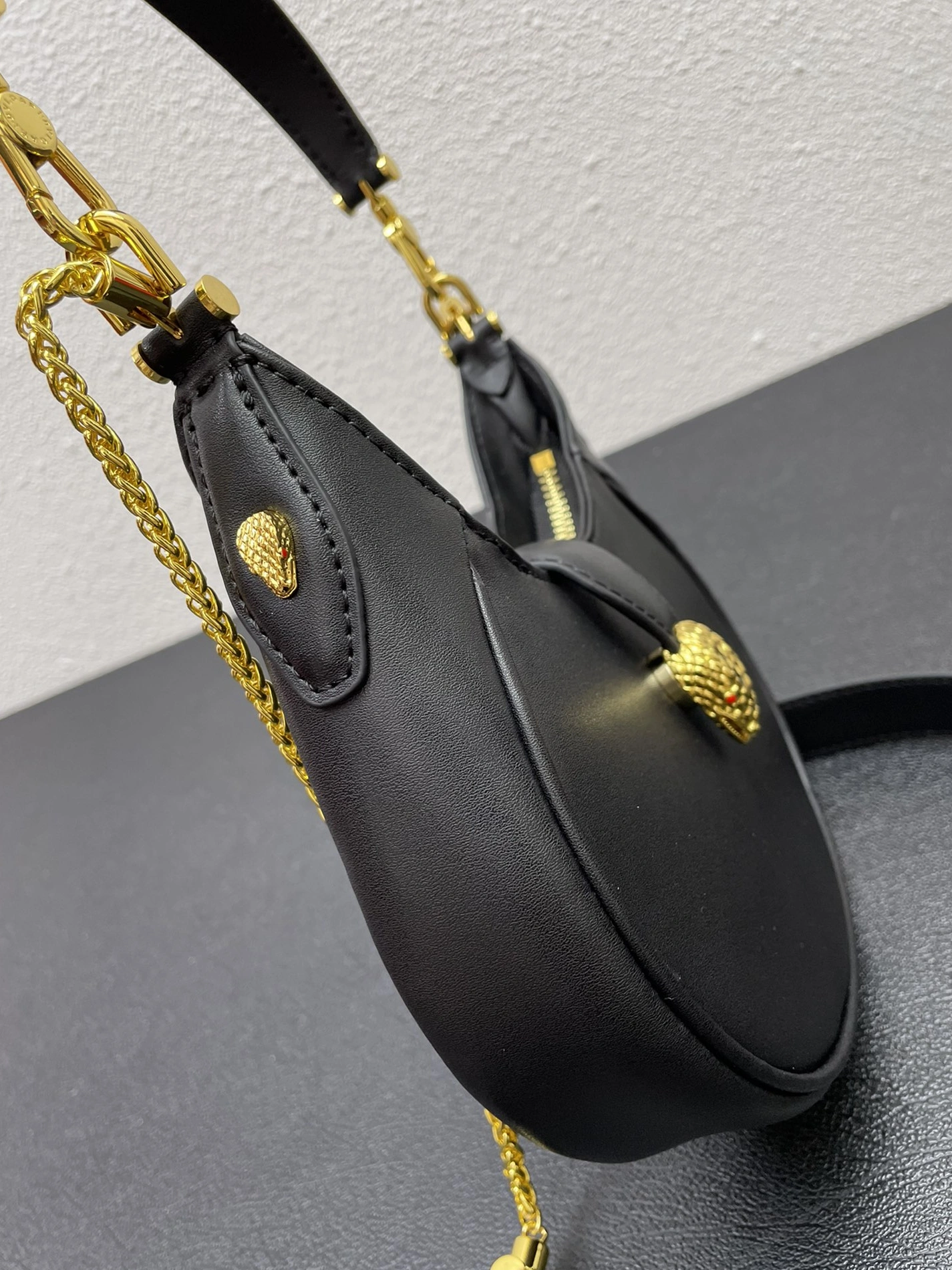 Bvlgari AAA Quality Messenger Bags For Women SmartChoice 5584