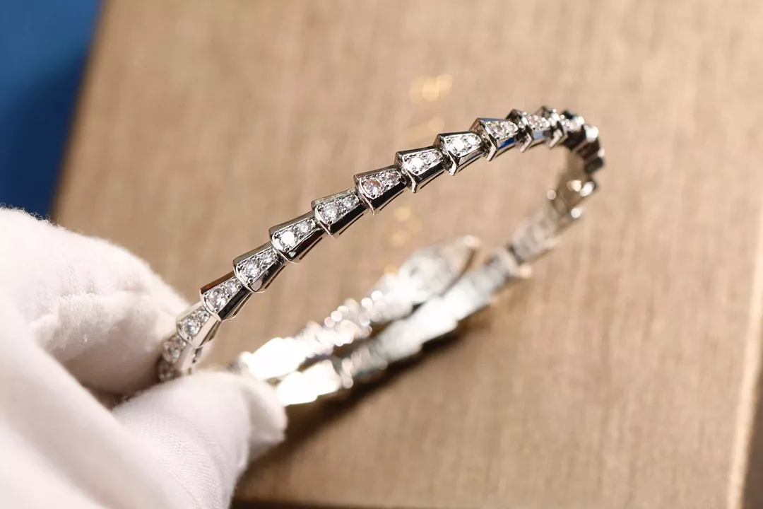 Bvlgari Bracelets Elegant 1748