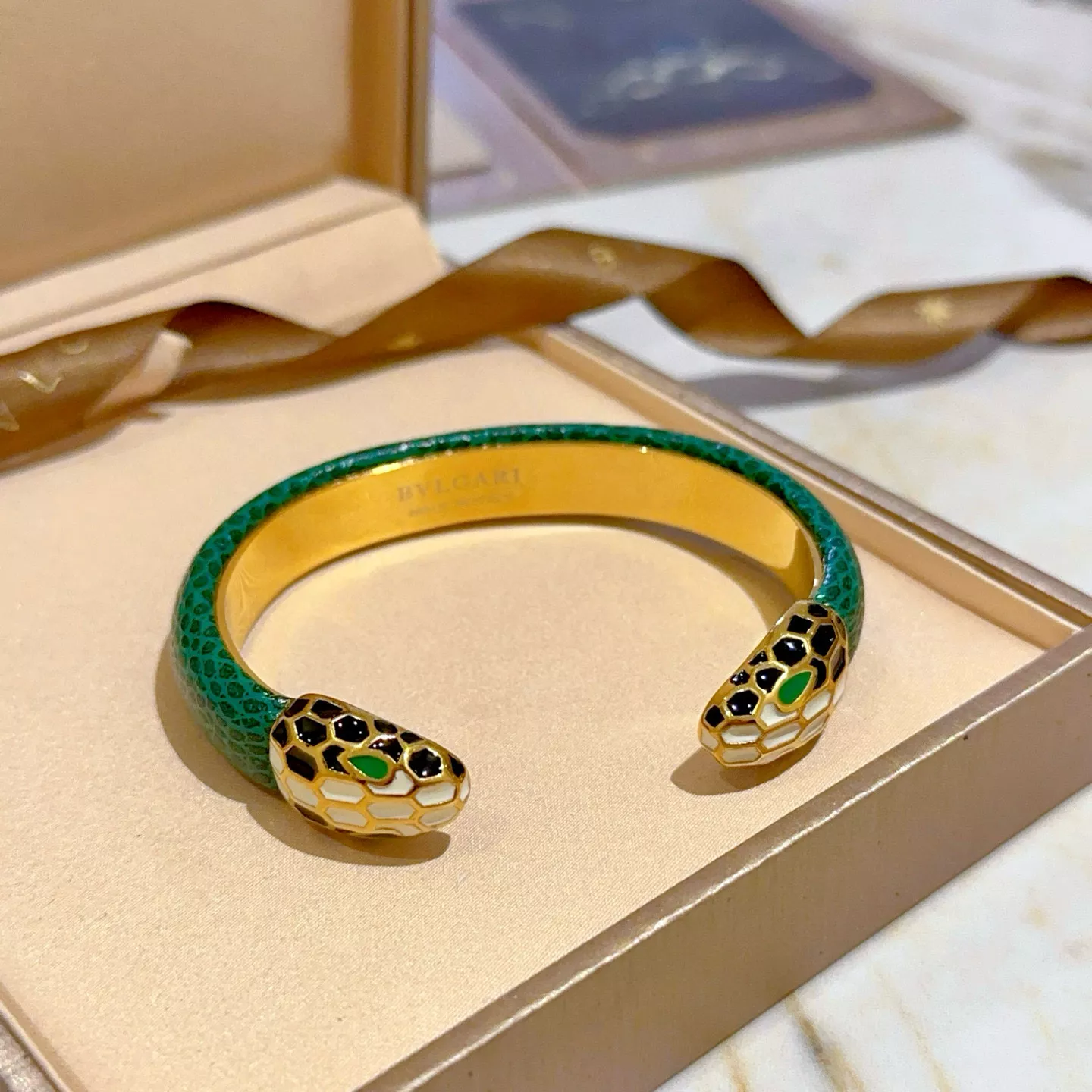 Bvlgari Bracelets Sophisticated 4085