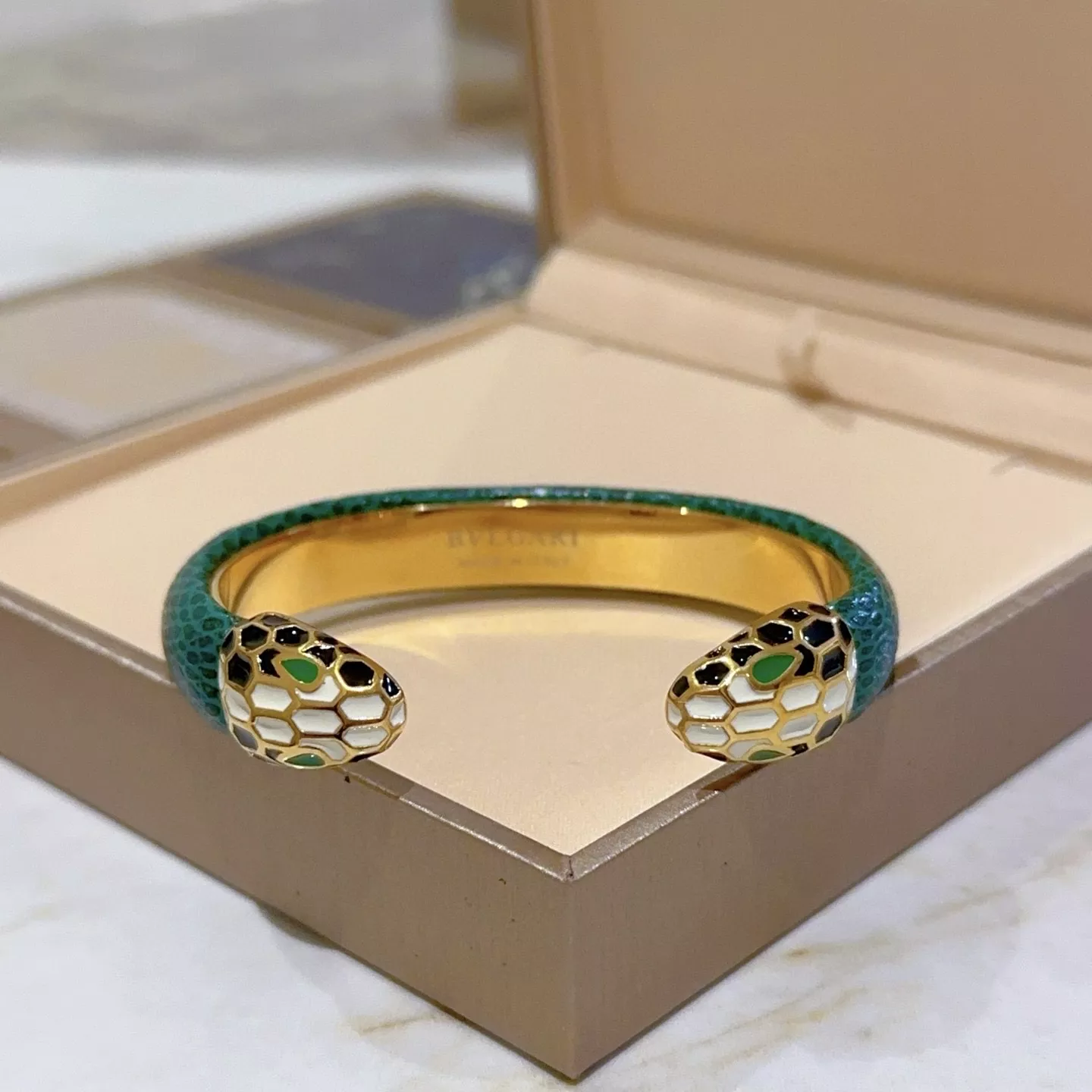Bvlgari Bracelets Sophisticated 4085