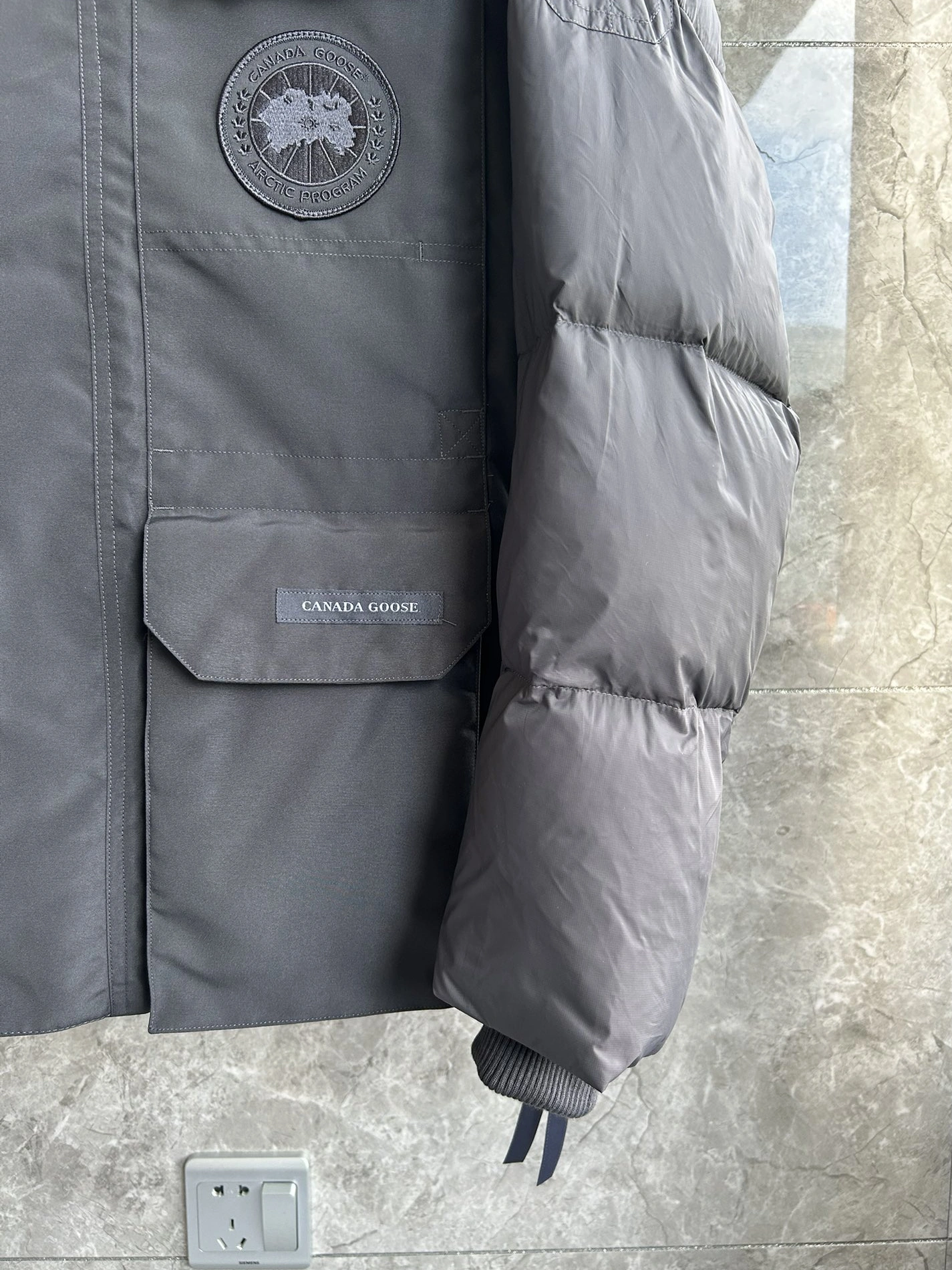 Canada Goose Down Feather Coat Long Sleeved For Men Resilient 6317