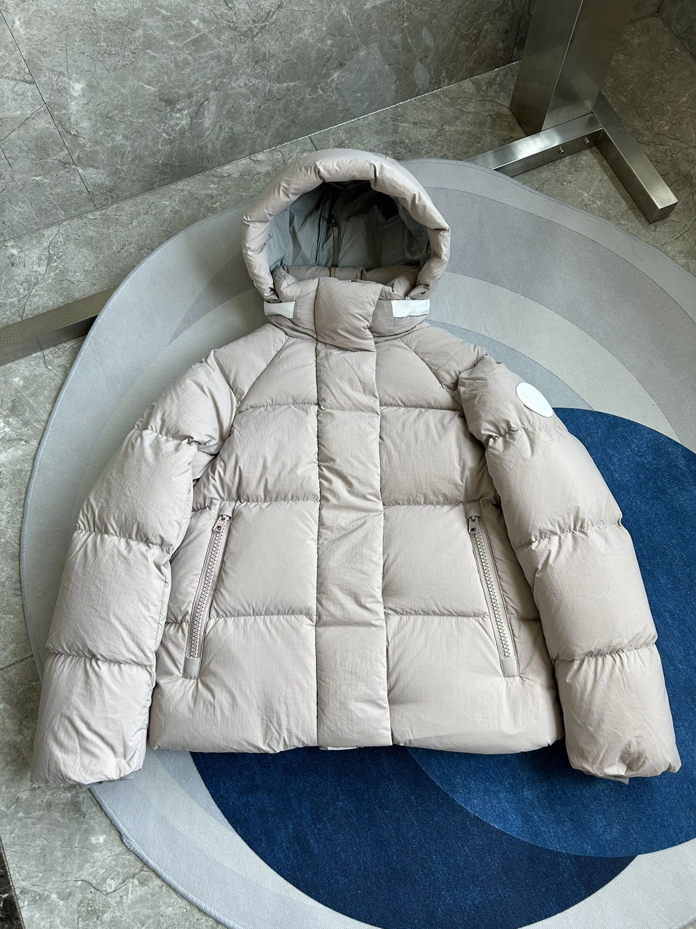 Canada Goose Down Feather Coat Long Sleeved For Women GoAnywhere 3711