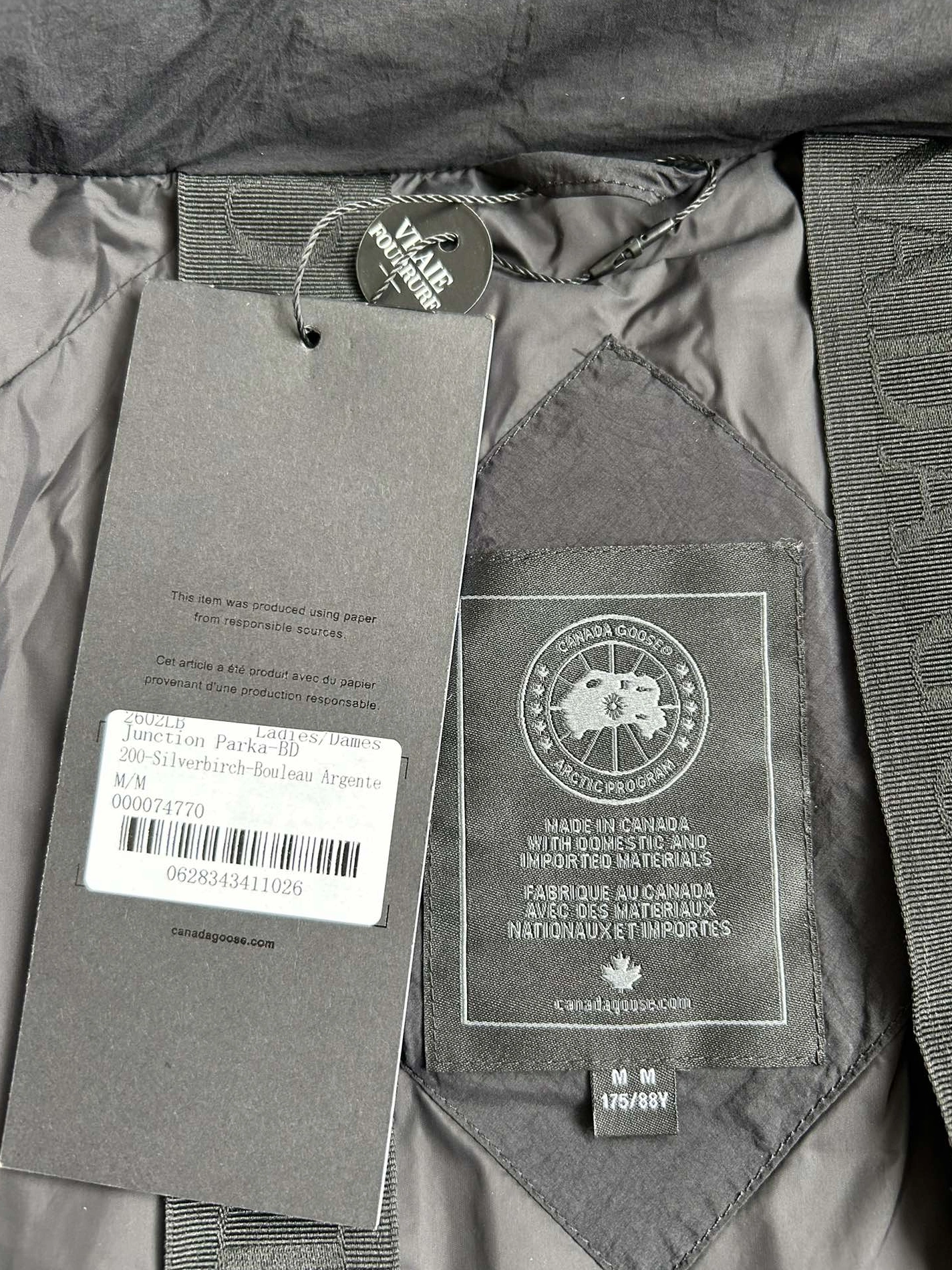 Canada Goose Down Feather Coat Long Sleeved For Women Reliable 4740