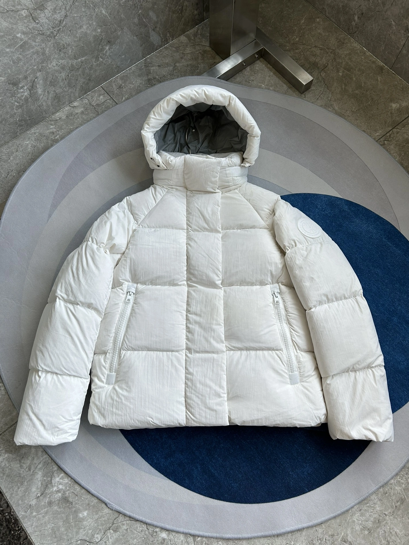 Canada Goose Down Feather Coat Long Sleeved For Women Sleek 6421