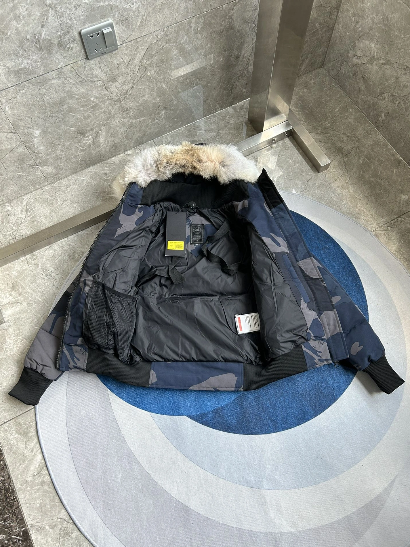 Canada Goose Down Feather Coat Long Sleeved For Women StreetReady 3671