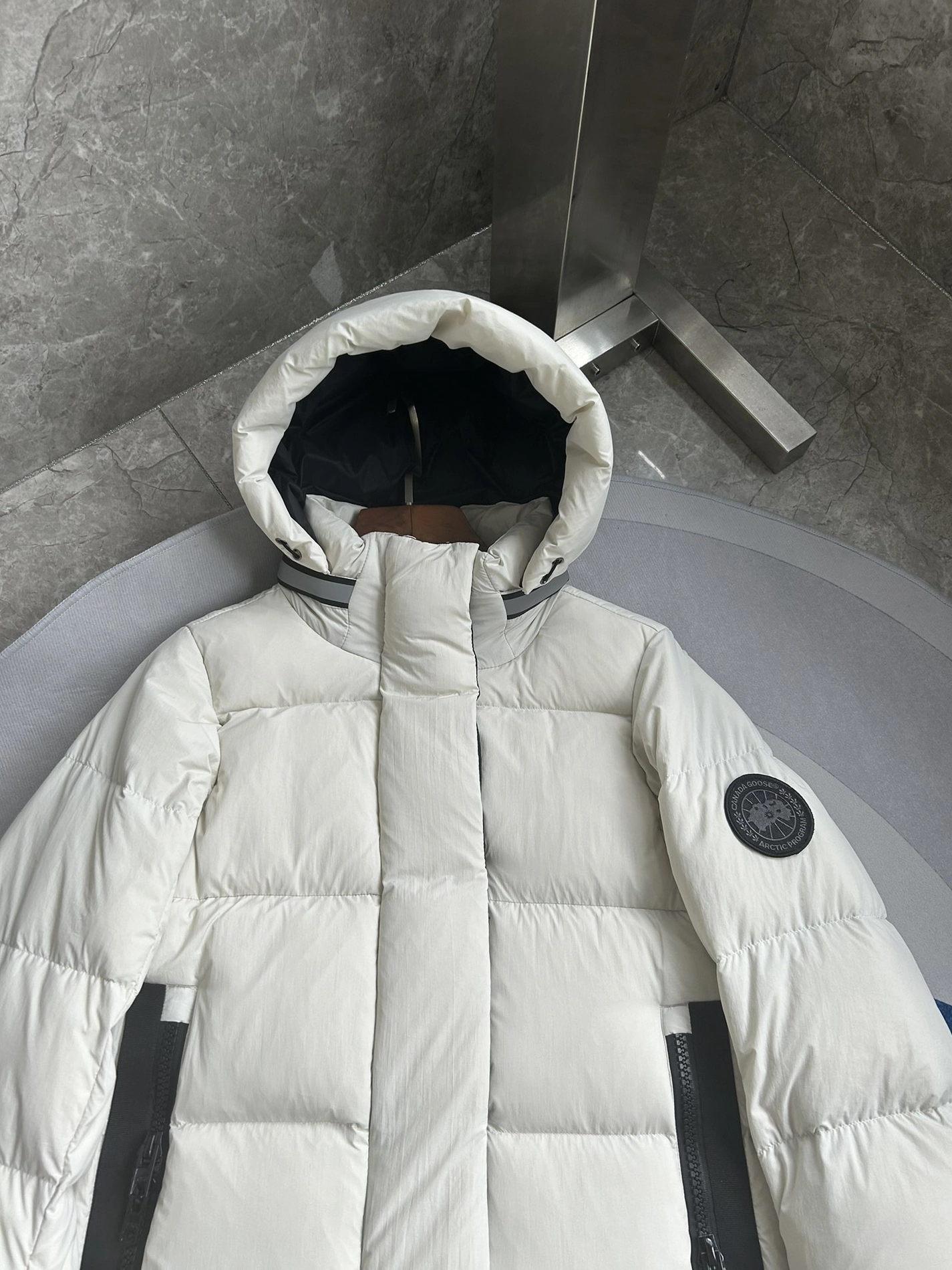 Canada Goose Down Feather Coat Long Sleeved For Women Stylish 4910
