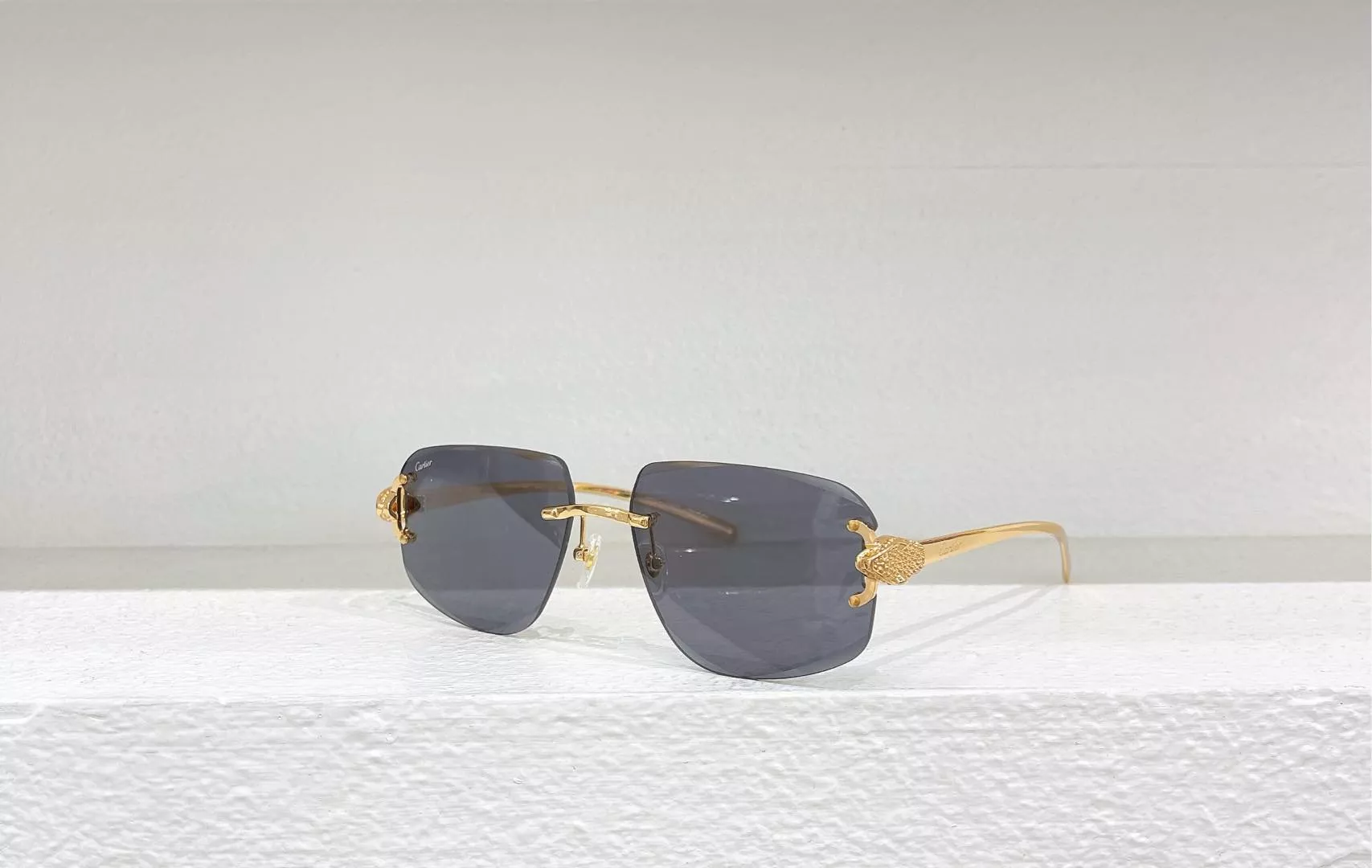 Cartier AAA Quality Sunglassess DailyWear 5600
