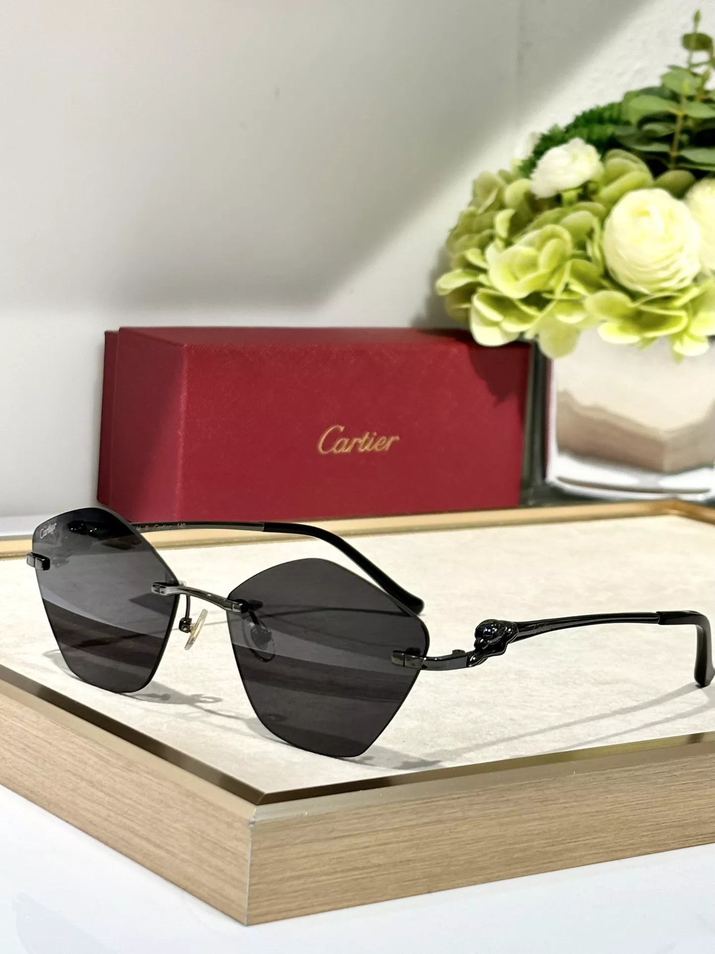 Cartier AAA Quality Sunglassess Elegant 6728