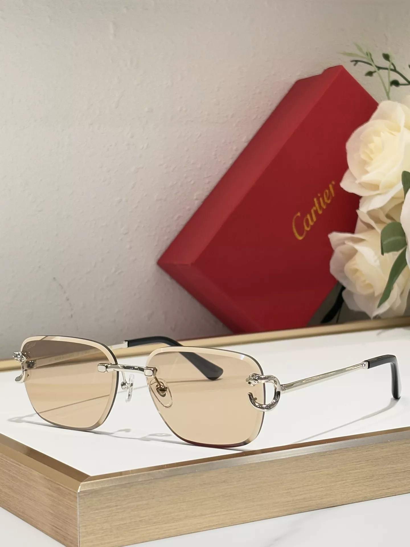 Cartier AAA Quality Sunglassess EyeCatching 3803
