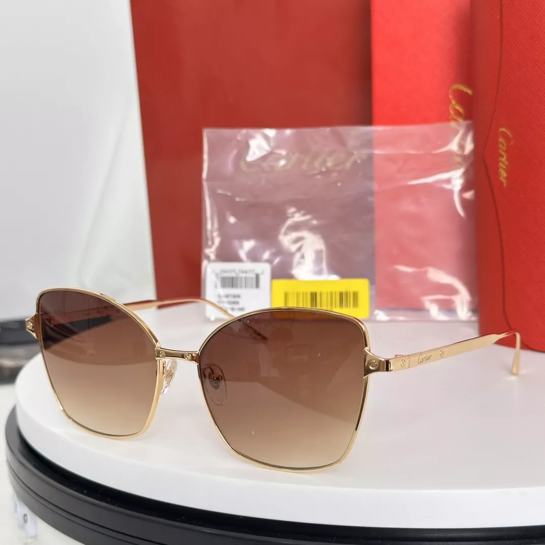 Cartier AAA Quality Sunglassess EyeCatching 7824