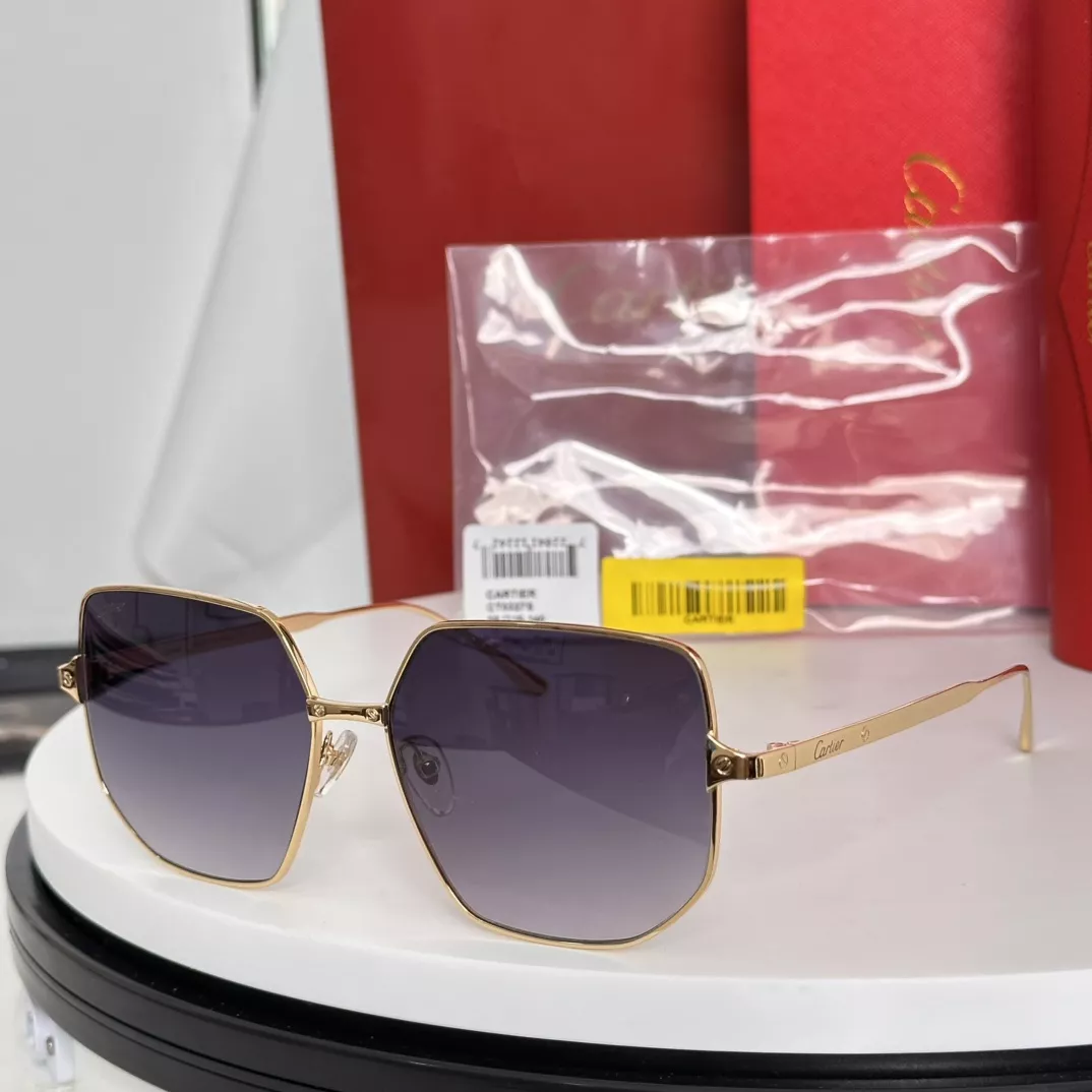 Cartier AAA Quality Sunglassess Sleek 6826