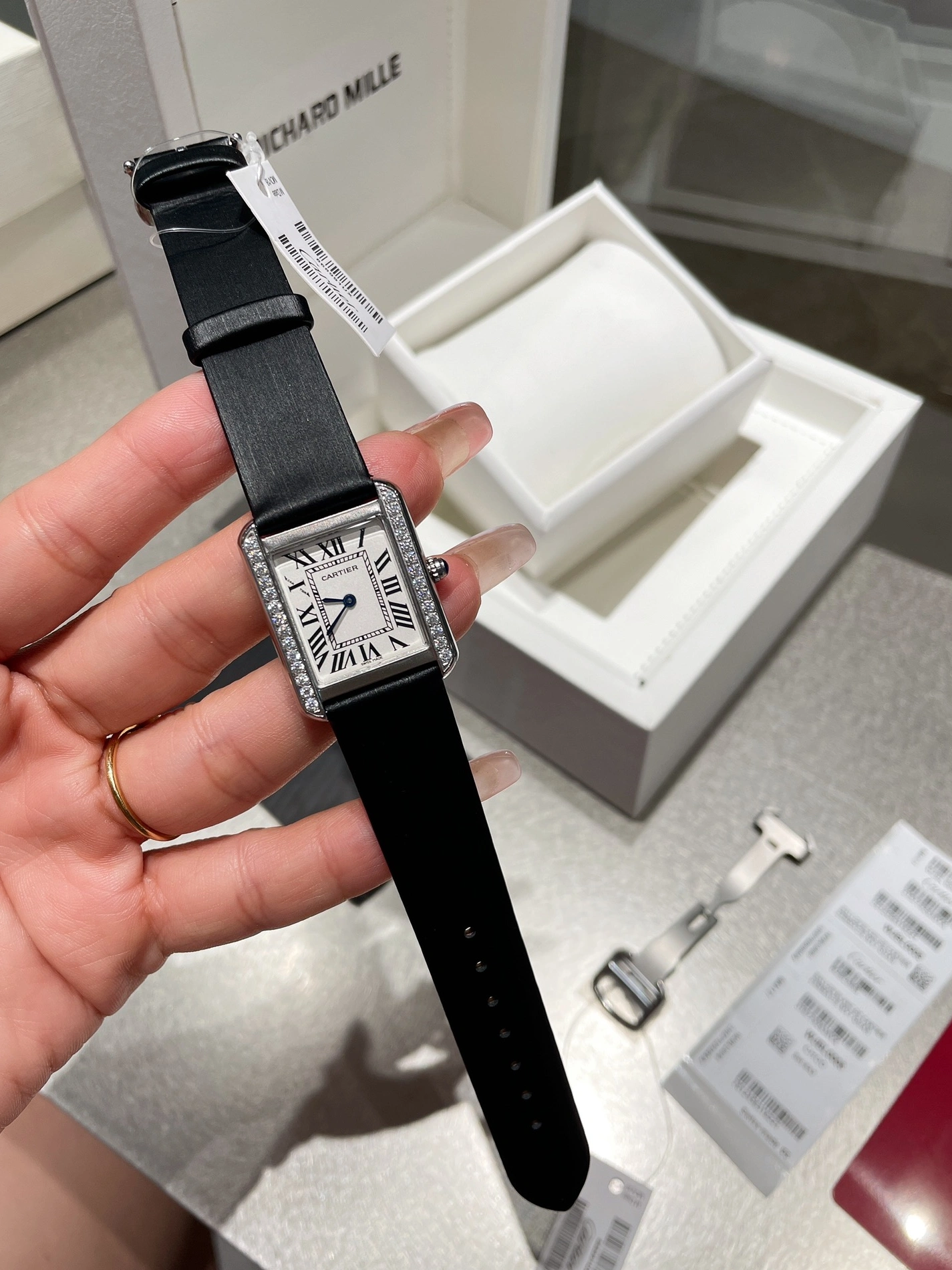 Cartier AAA Quality Watches For Unisex Vibrant 5613